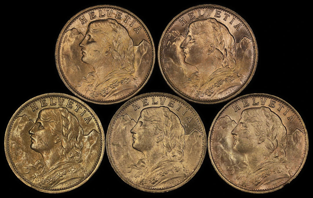(0.935 oz, 29.082 g AGW). Switzerland. Lot of (5) Mixed Date Gold 20 Francs.