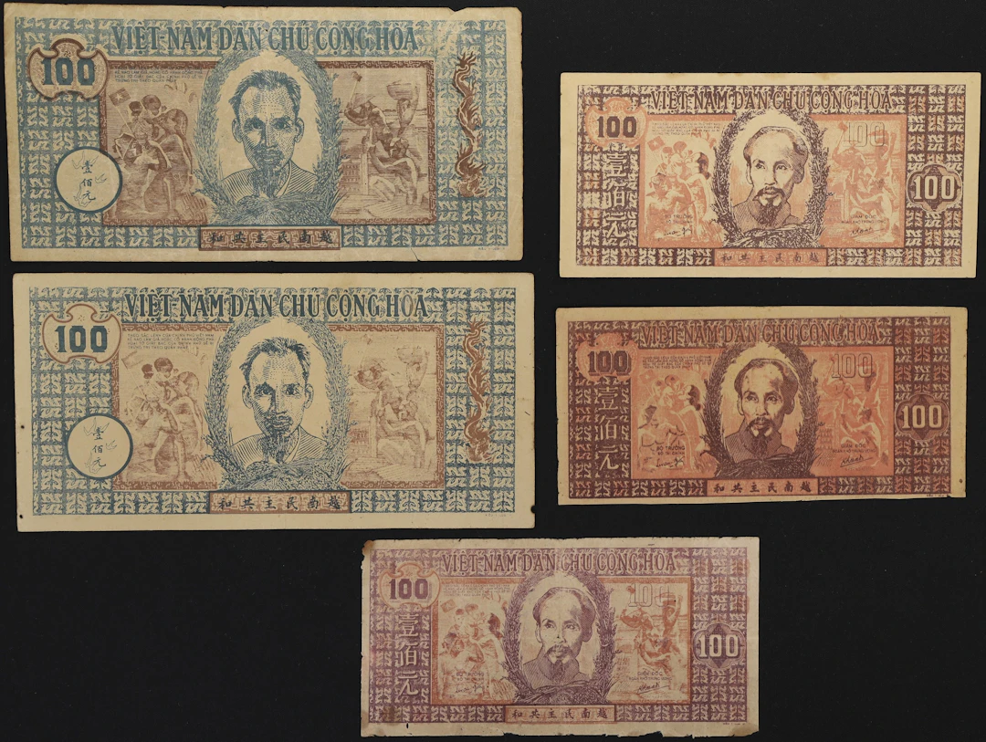 VIETNAM. Lot of (5). Viet-Nam Dan-Chu Cong-Hoa. 100 Dong, ND (1947-48).
