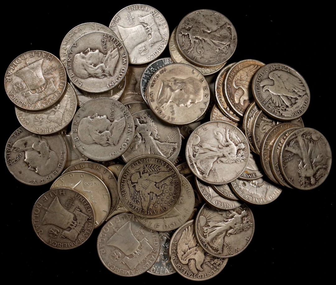 (18.948 oz, 589.343 g ASW). $26.50 Face Value in 90% Silver Half-Dollars.