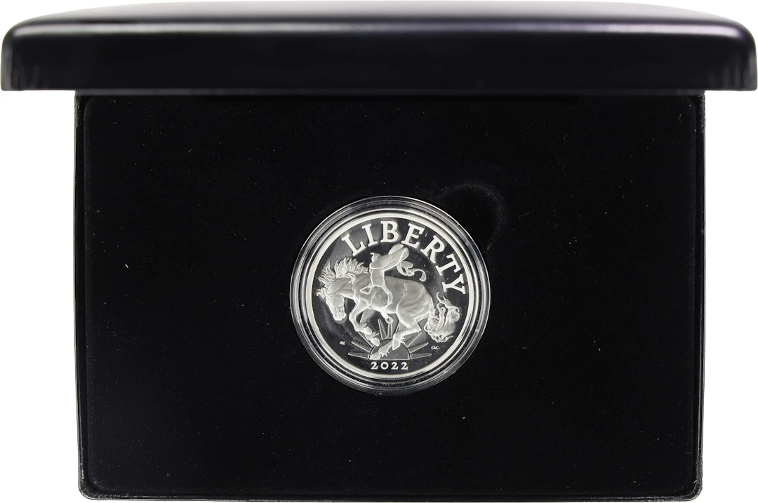 (1 oz, 31.104 g ASW). 2022-P American Liberty Silver Medal. Proof.