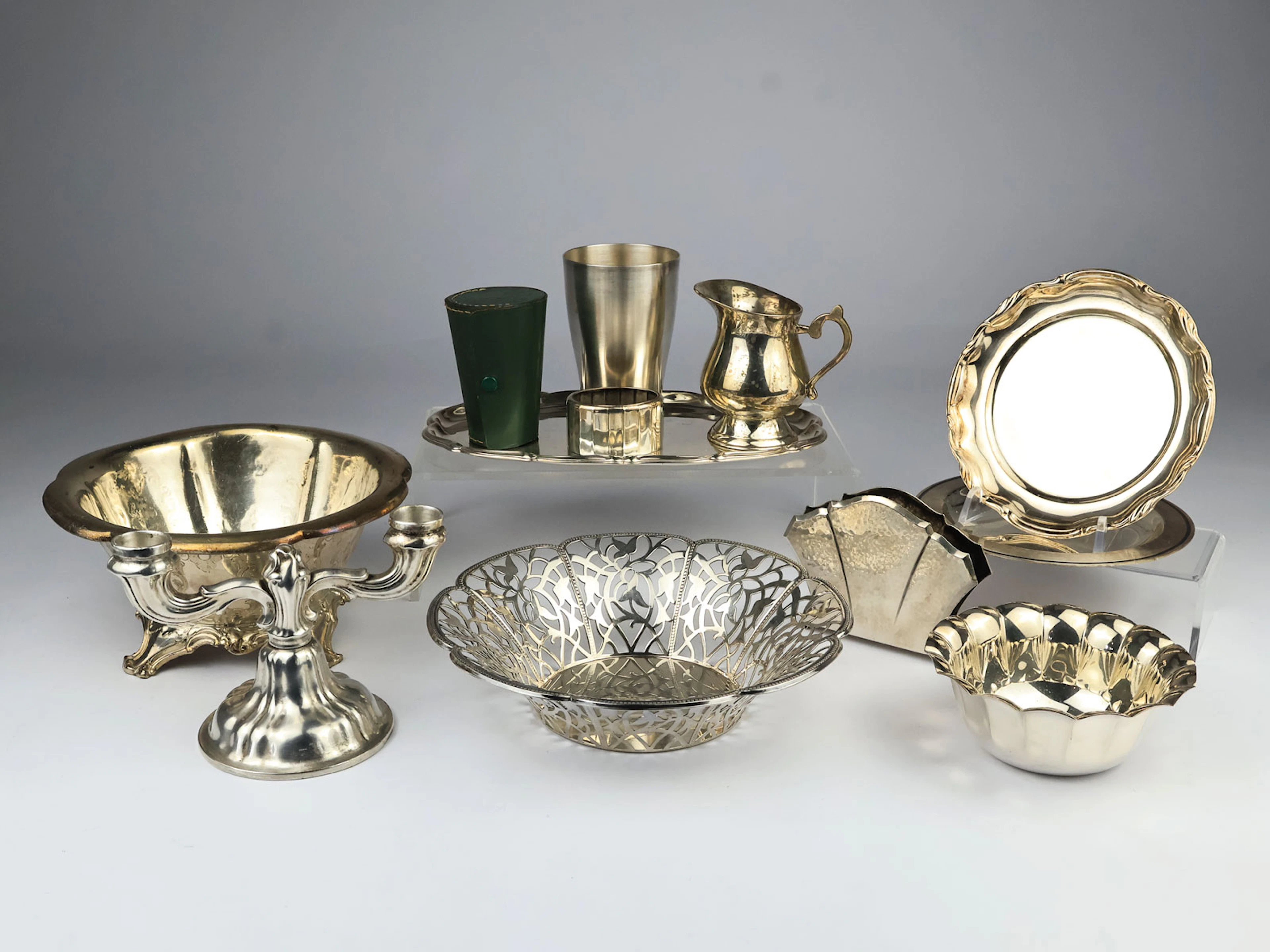 Konvolut - Schalen, Becher, Tablett u.a.