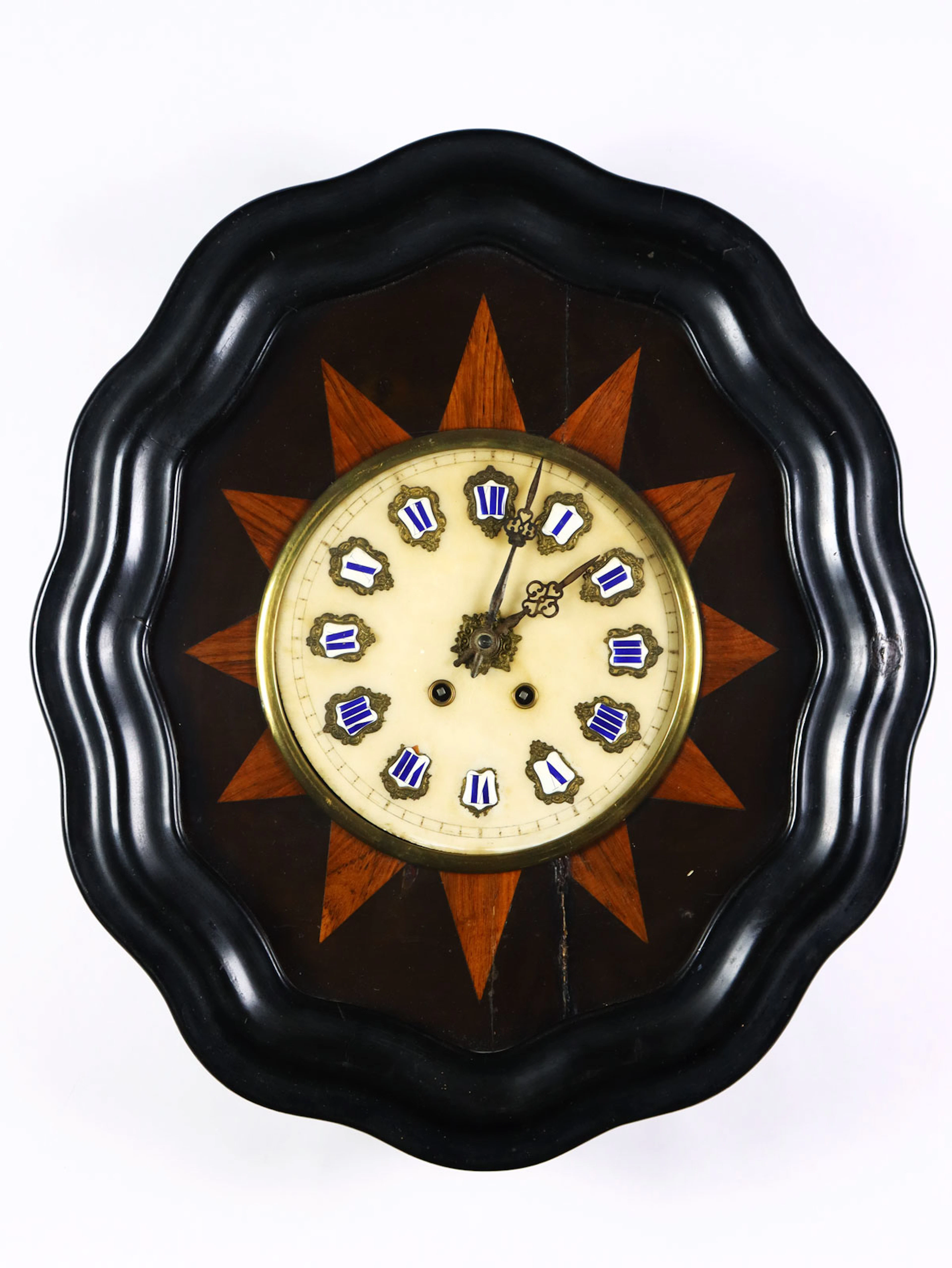 Wanduhr mit Pendel