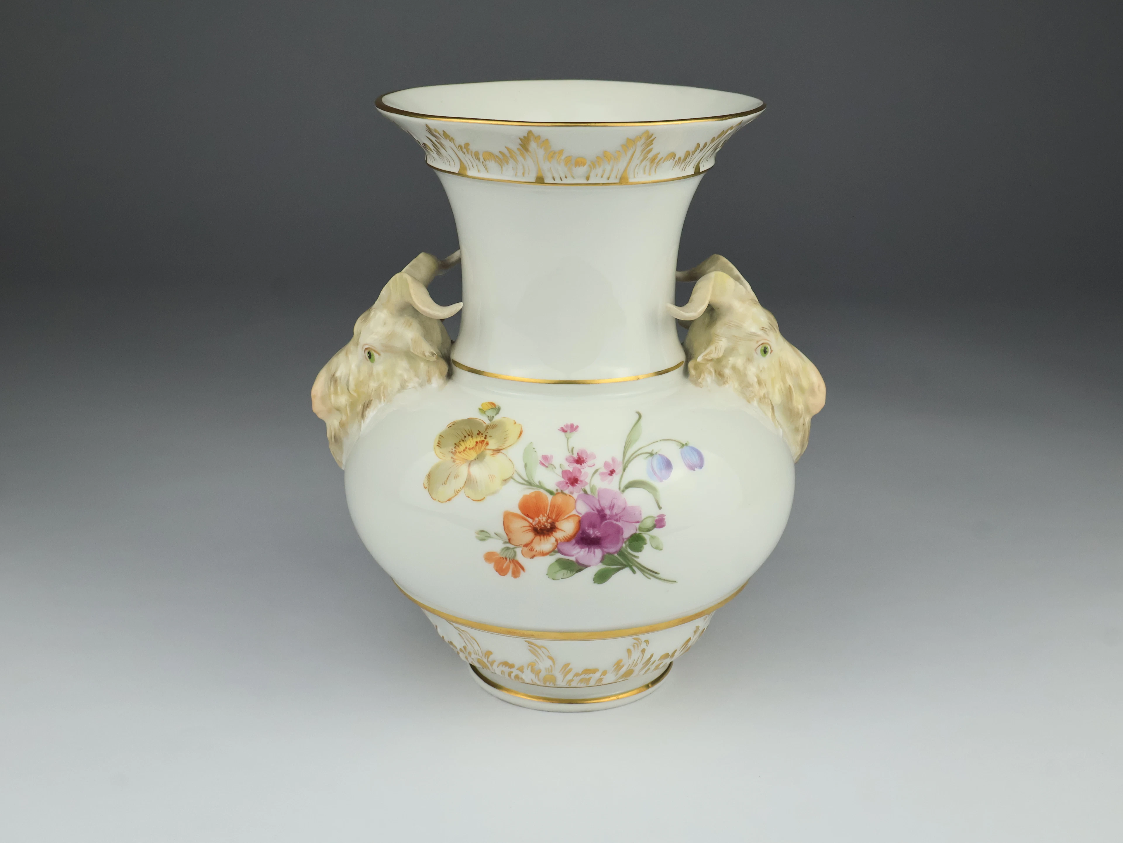 KPM - Vase