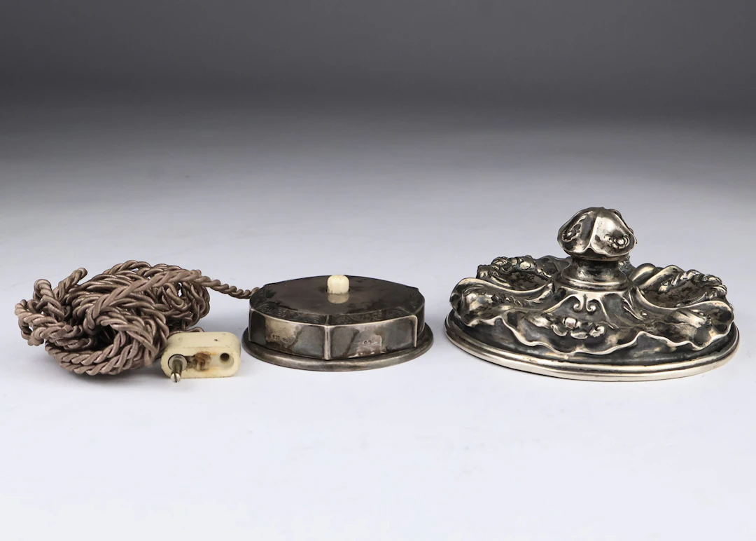 Tischklingel & Deckel für Pokal