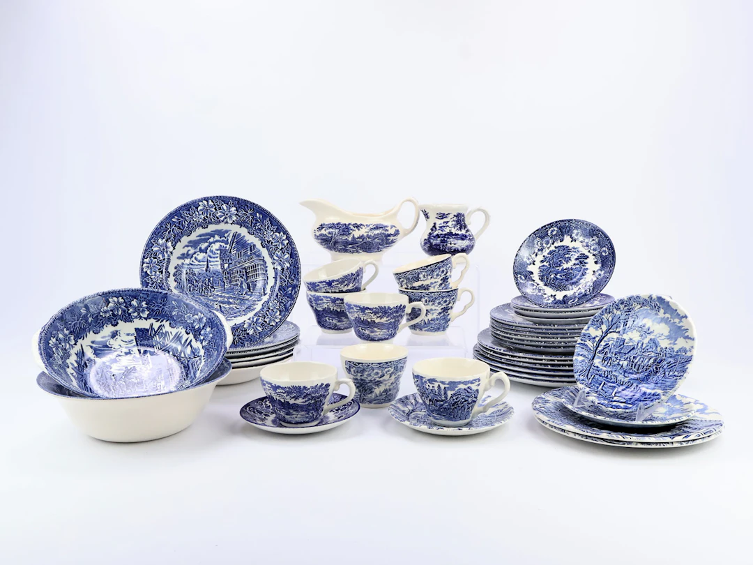 Royal Tudor Ware und andere - Restservice