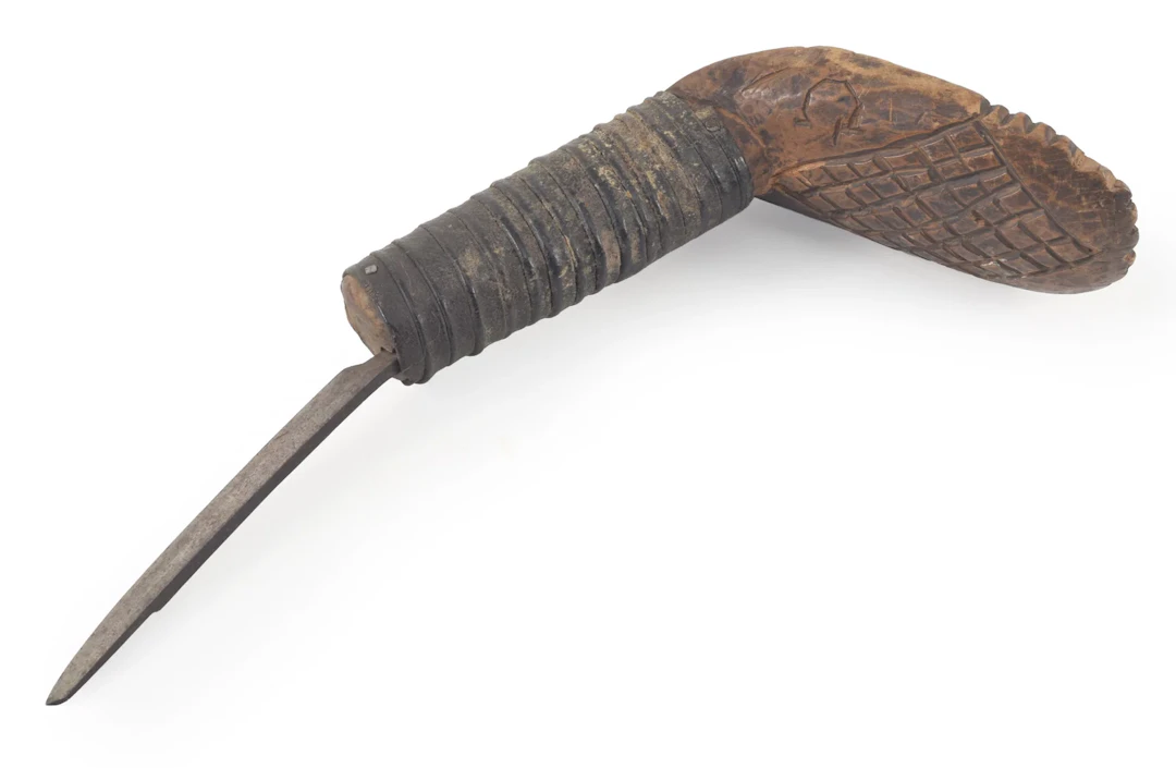Native American Crooked Knife, Canada or New England, Late 19th Century.
