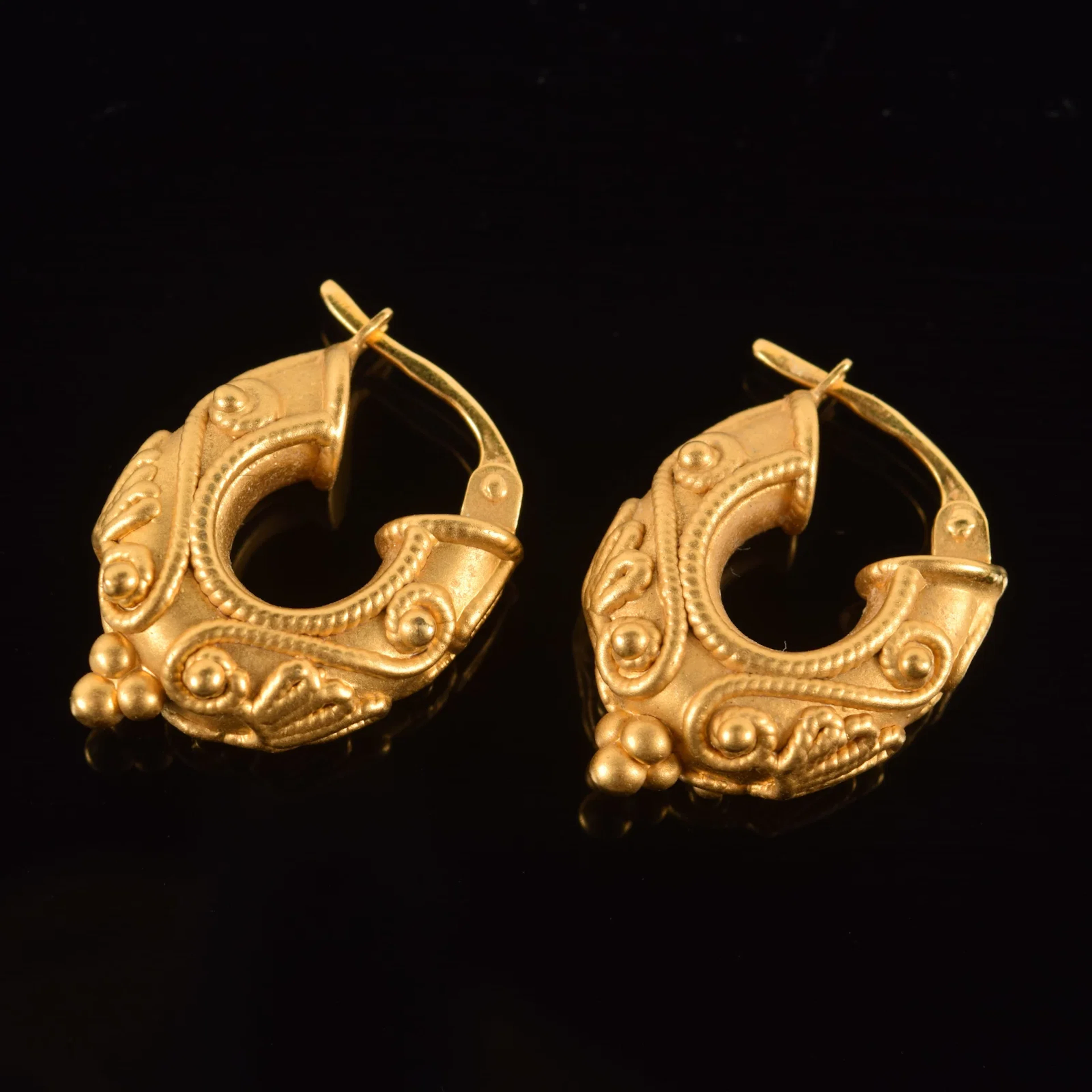 18K gold MMA reproduction Etruscan style hoop earrings. Posts marked.