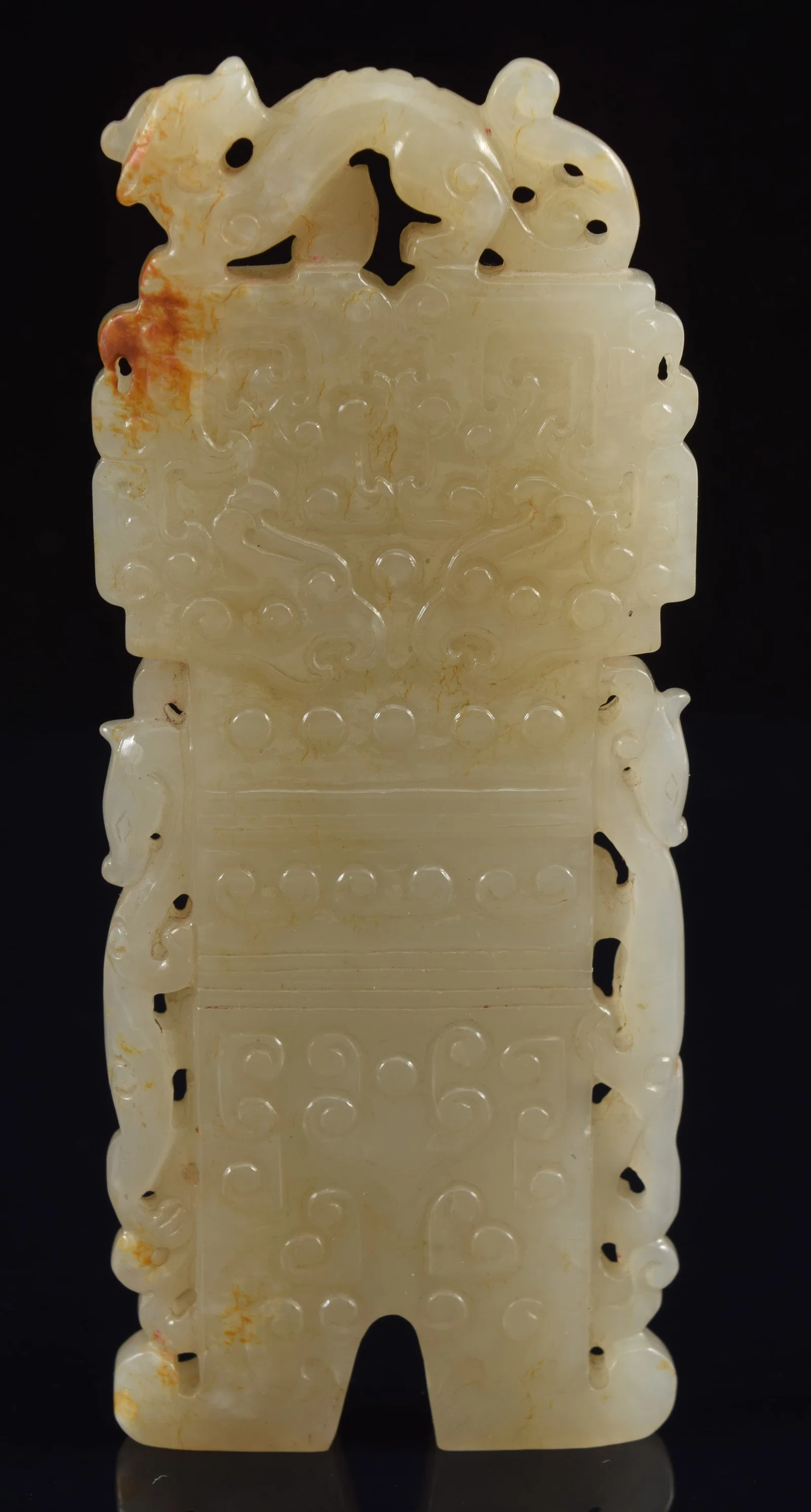 Jade pendant. China. Chien Lung period (1735-1796). Carving of archaic