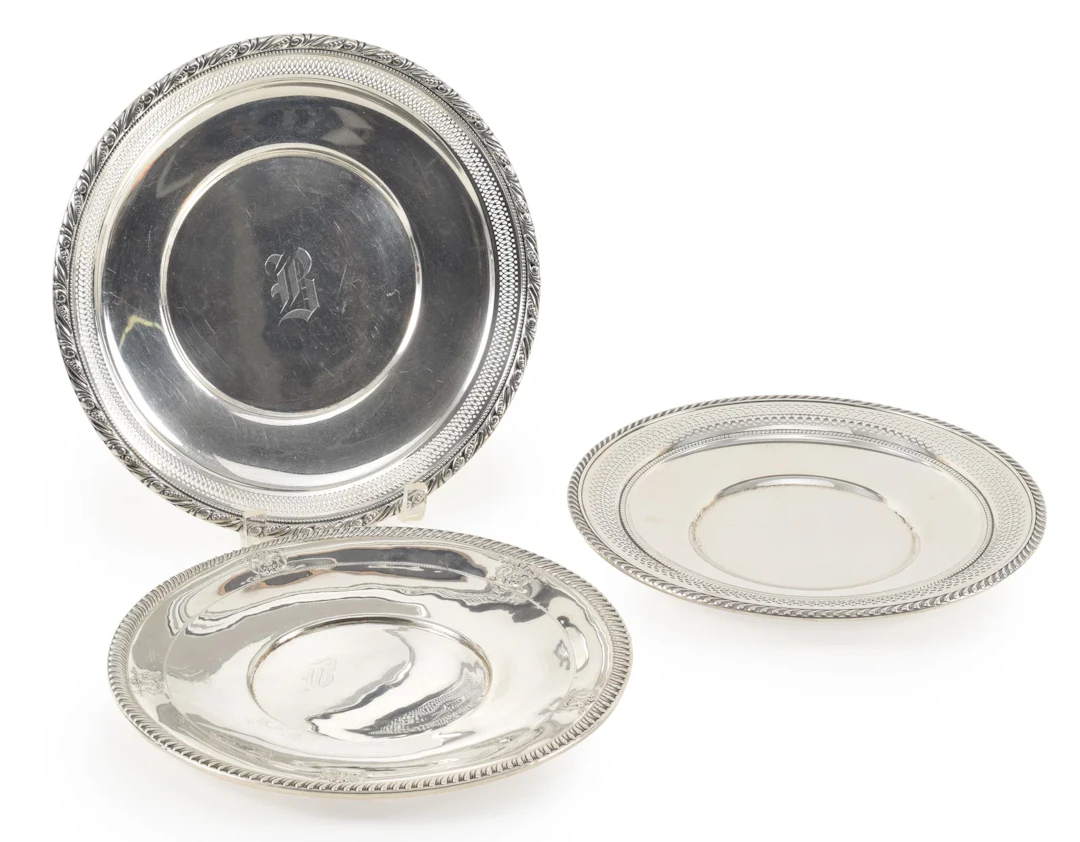 3 Sterling silver open serving plates. Largest diameter 10.5 in. 24.93 ozt.