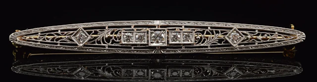 Edwardian 14K gold diamond mounted bar pin. Openwork filigree setting