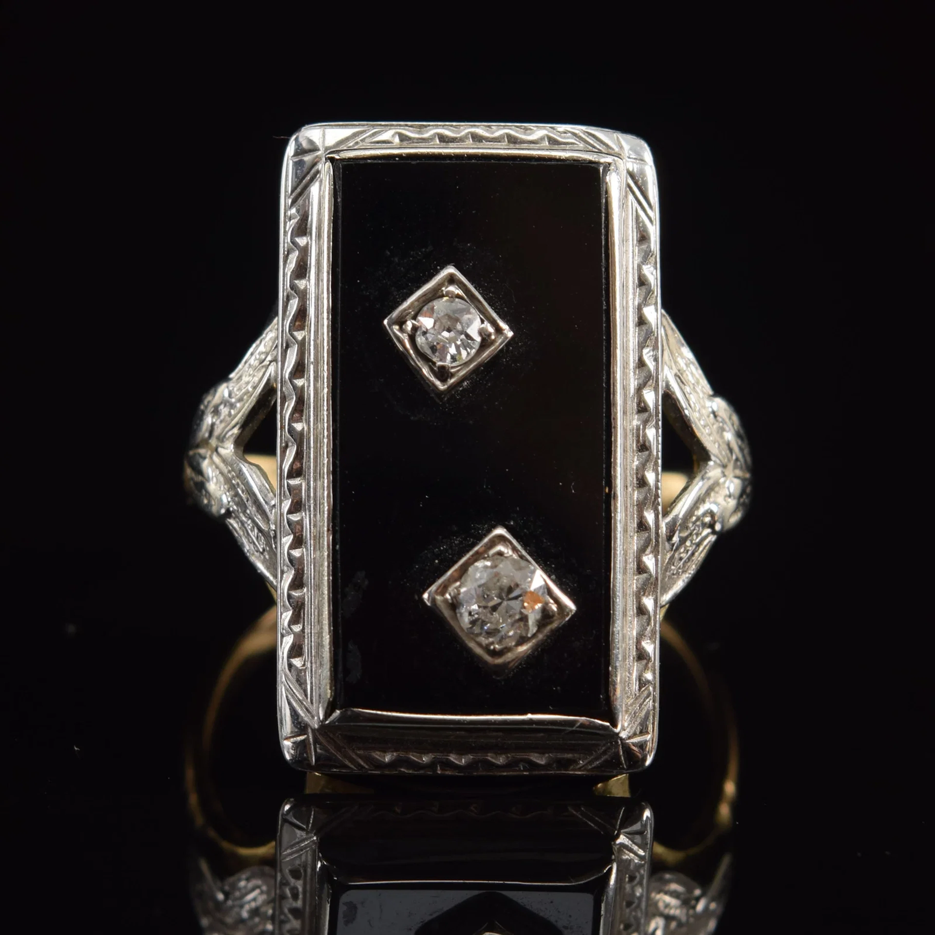Victorian 14K gold diamond ring. Rectangular onyx setting with 2 small