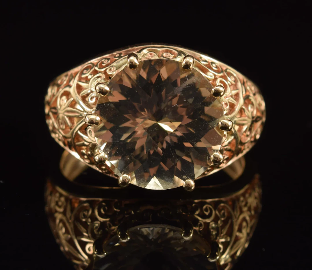 14K gold lemon citrine mounted ring. Large round faceted citrine (13.9mm)