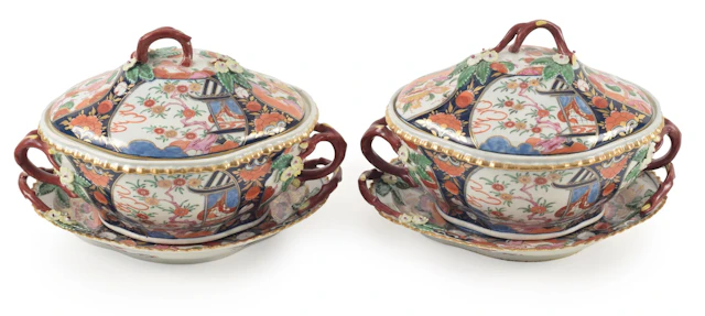 Pair of Worcester "Pavilion" pattern covered tureens and undertrays