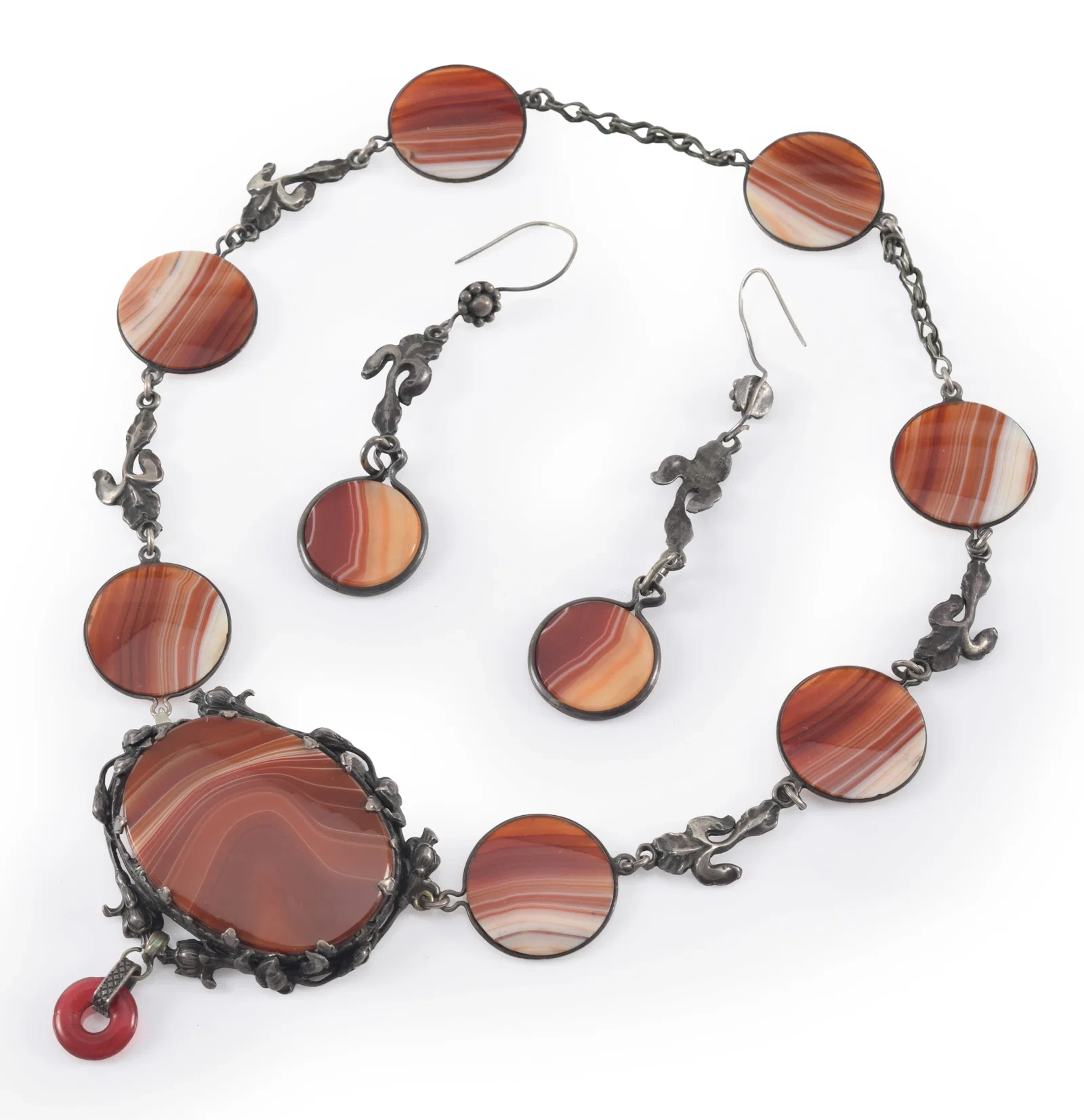 Antique sterling silver and agate jewelry set. Necklace with large
