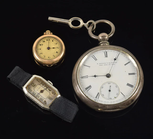 Lot of antique watches. To include: 1) 14K white gold Waltham wristwatch.