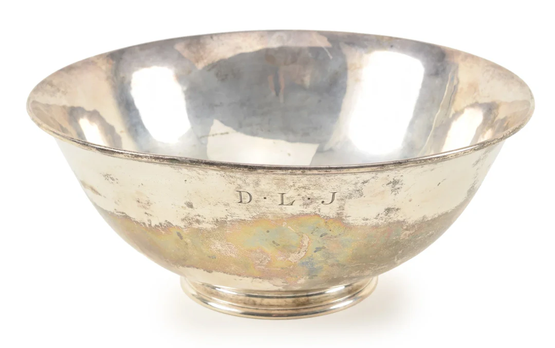 Arthur Stone sterling silver fruit bowl, engraved 1921. Diameter 9.75