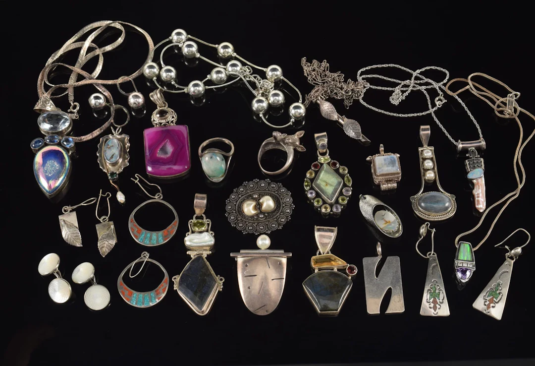 Large lot of modern and Southwest style silver jewelry. To include: