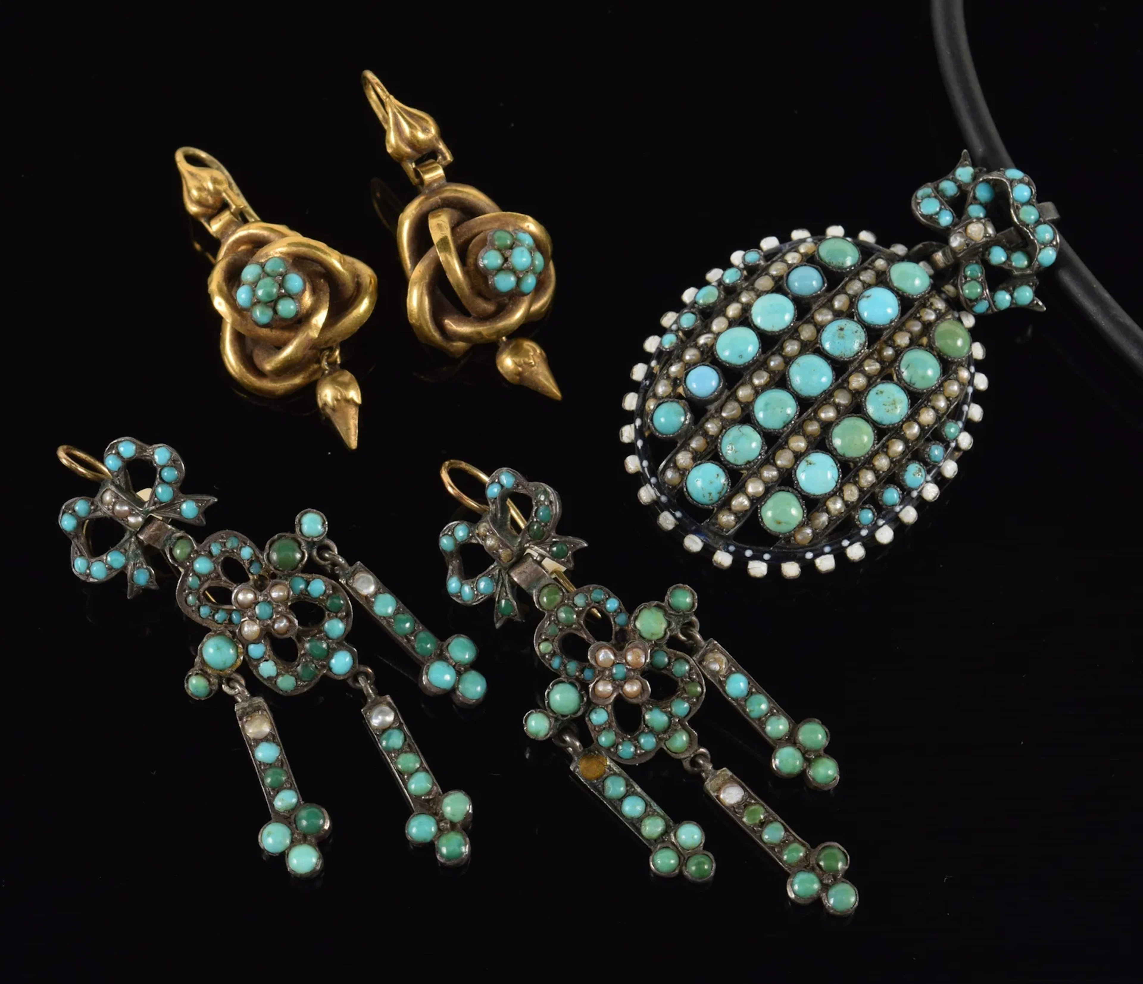 Antique gold and silver turquoise jewelry. 1) Pair of 10K gold knot