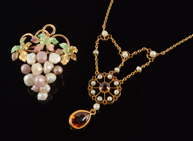 2 pieces of vintage gold jewelry. 1) 14K gold pearl and enameled grape