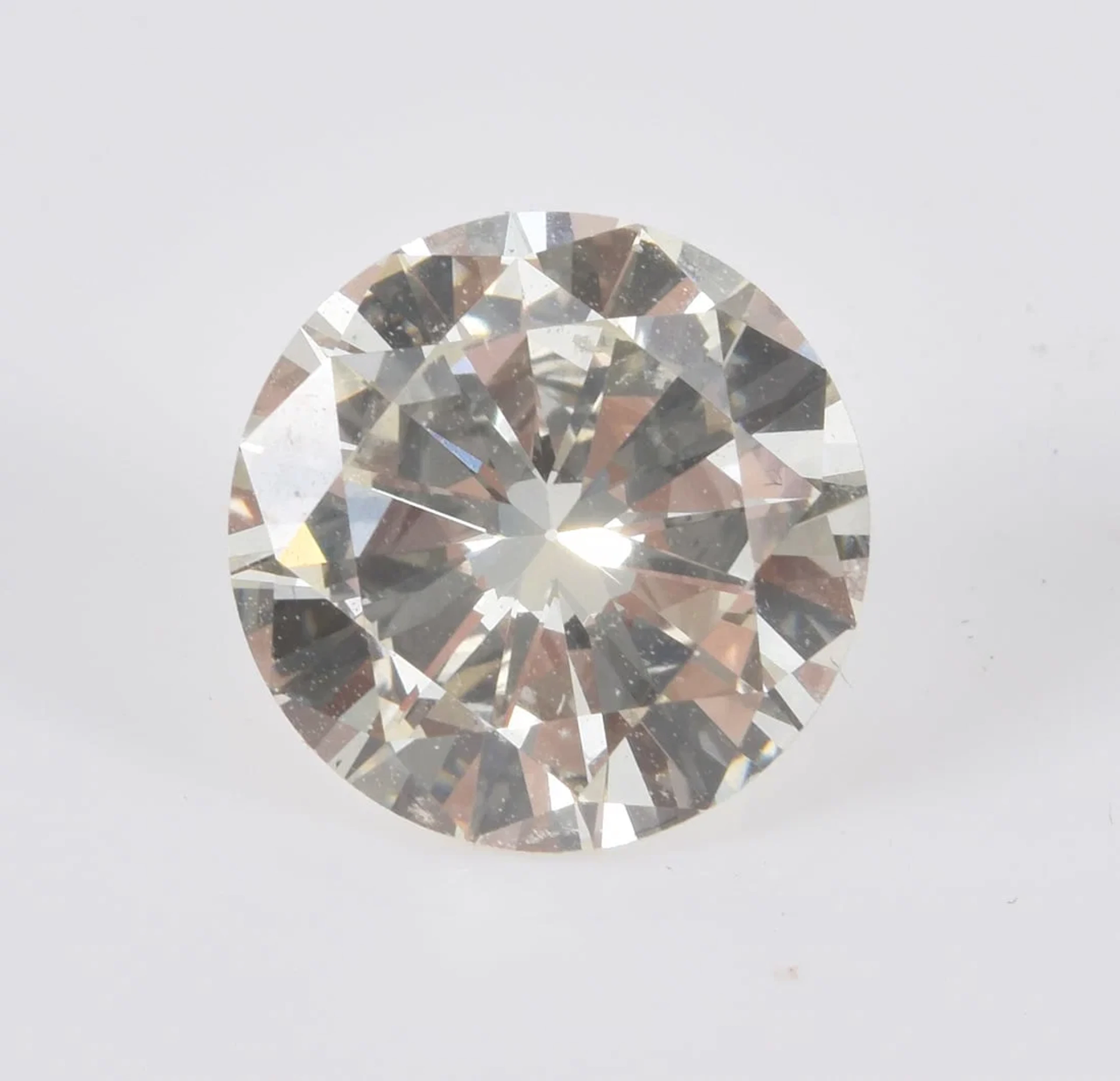 2.02cts round brilliant cut diamond with GIA certification. Color: