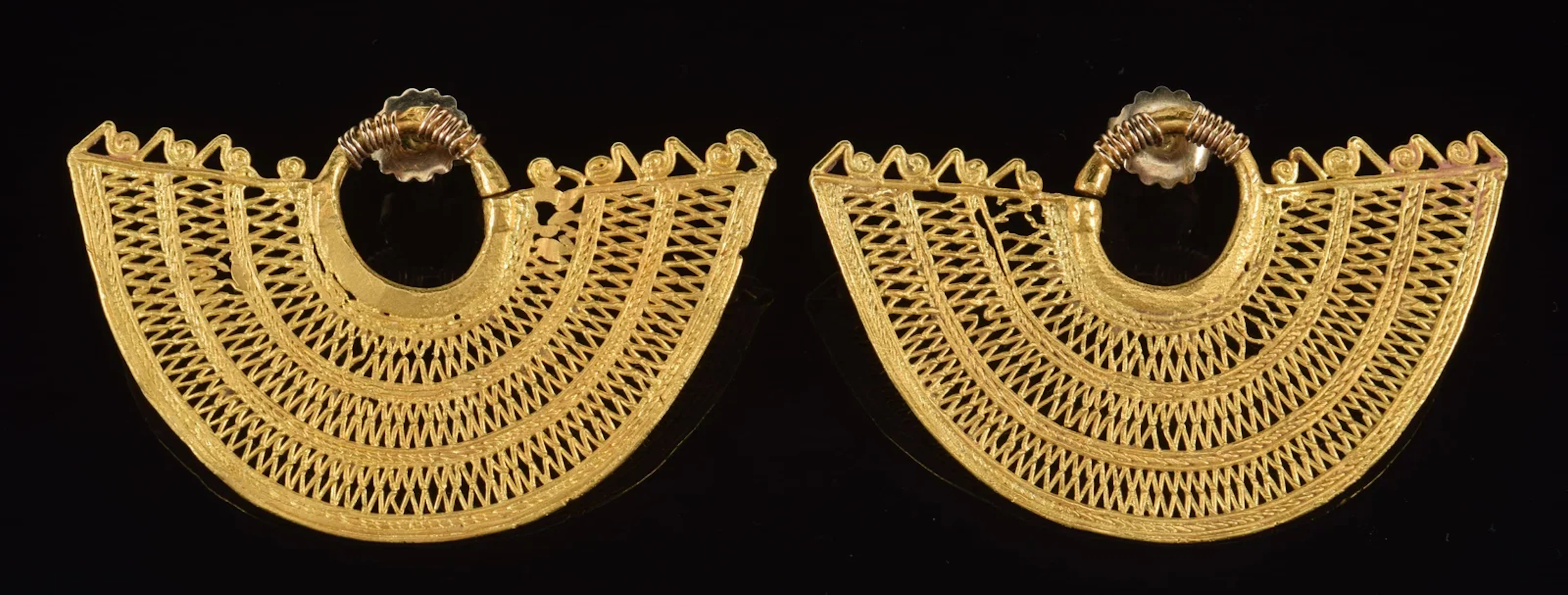 18K gold Pre-Columbian Sinu style earrings. 3 semi-circular bands