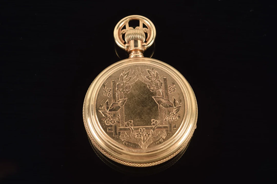 Waltham 14K gold demi hunter case pocket watch. Case marked 14K, AW