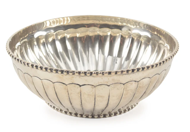 Fine Mexican Sterling silver lobbed bowl. Diameter 5.5 in, 7.09 ozt.