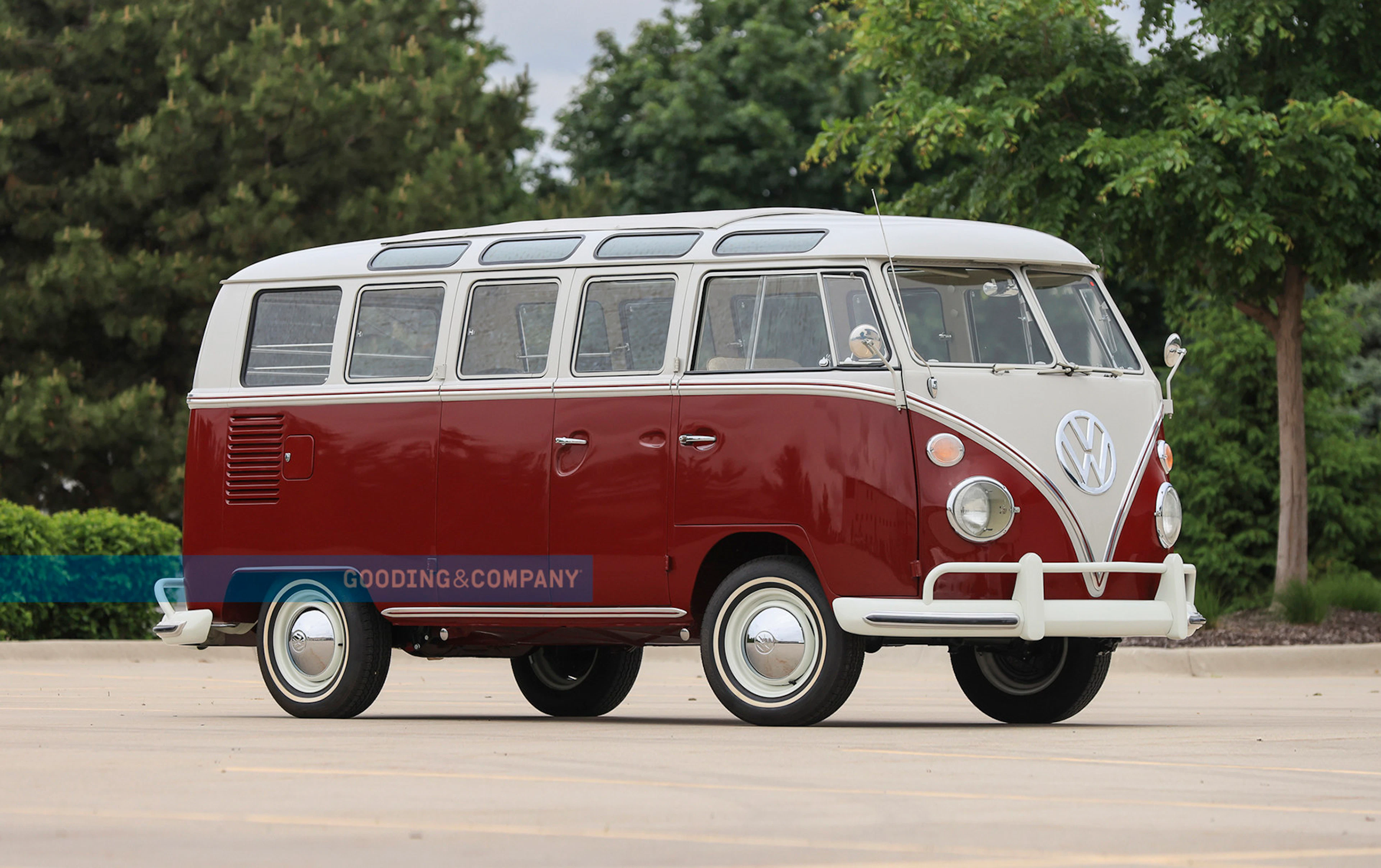 1966 Volkswagen Type 2 Deluxe 21-Window Bus