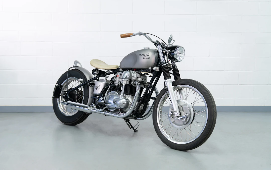 1999 Kawasaki W650 Custom by Deus Ex Machina