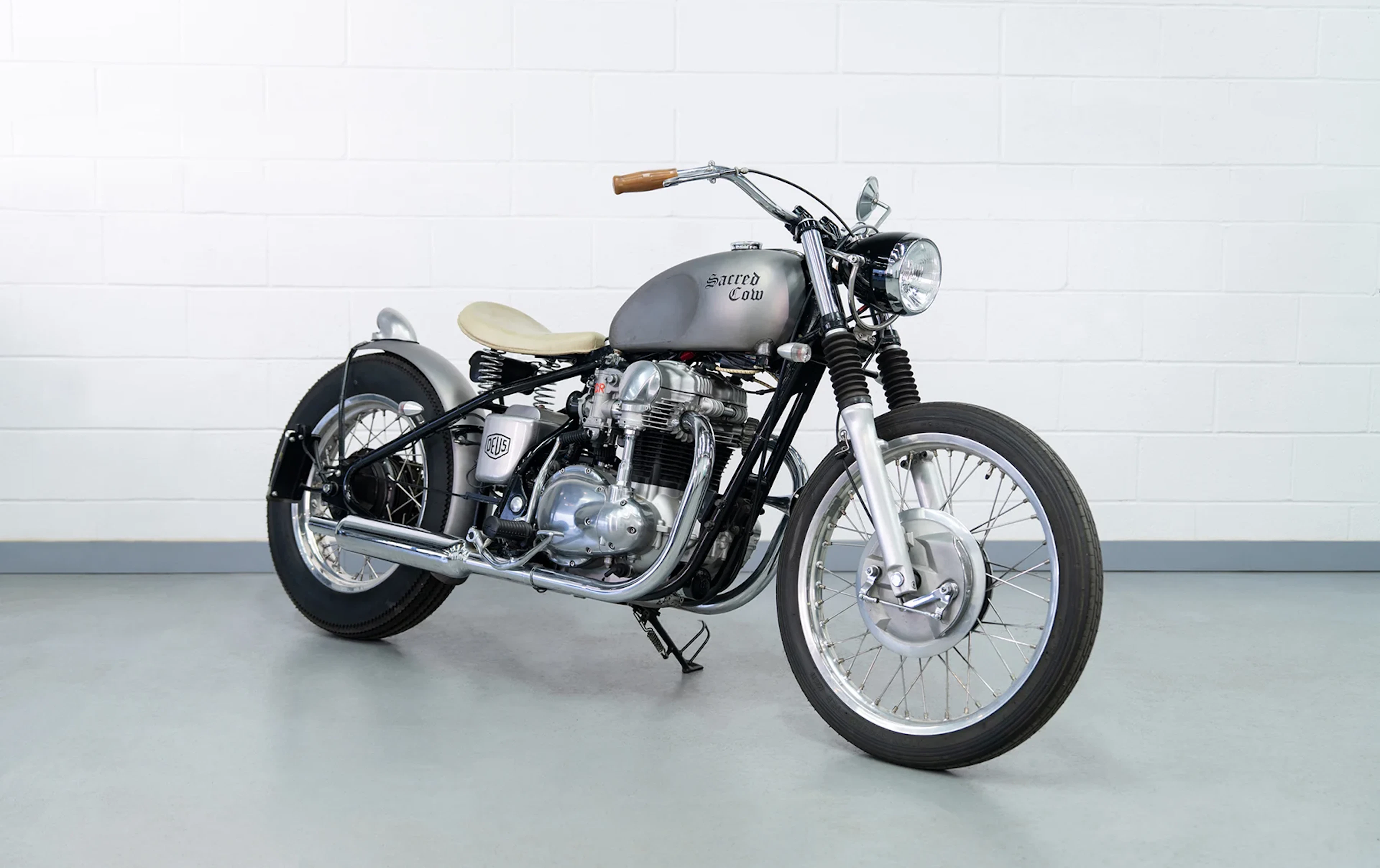 1999 Kawasaki W650 Custom by Deus Ex Machina