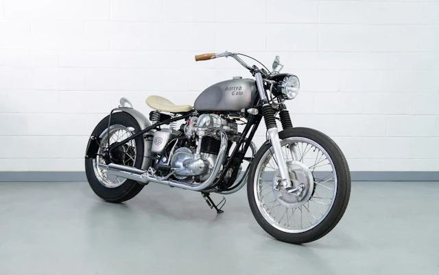 1999 Kawasaki W650 Custom by Deus Ex Machina