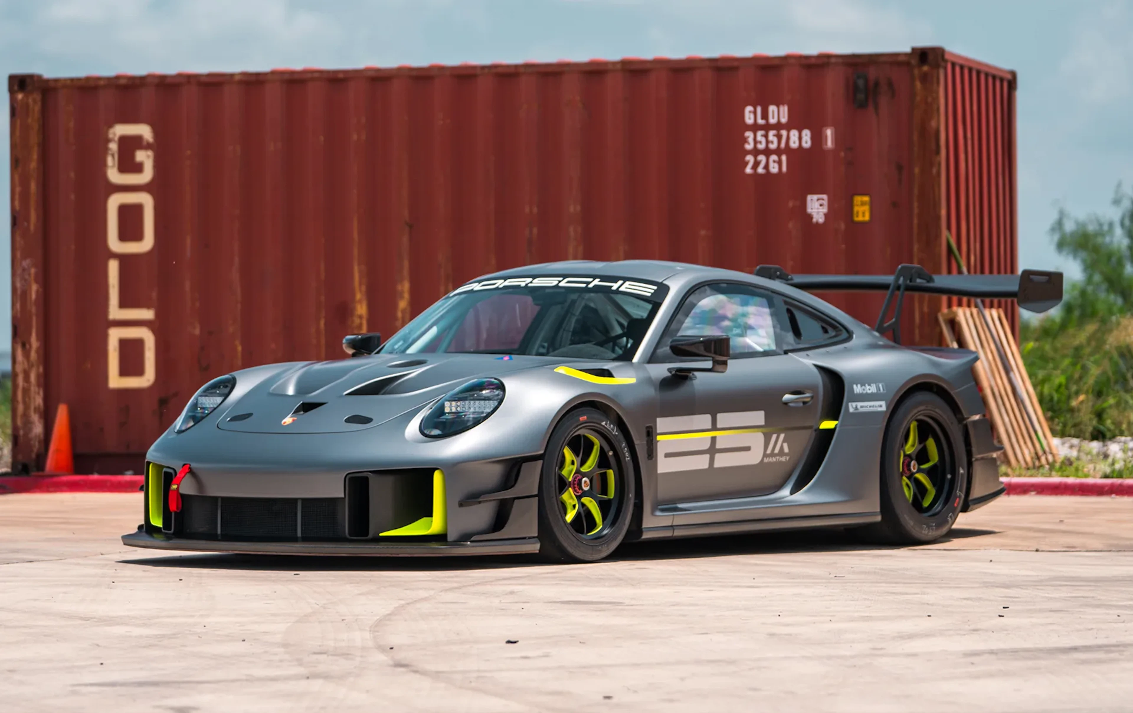 2022 Porsche GT2 RS Clubsport 25 'Manthey Racing'