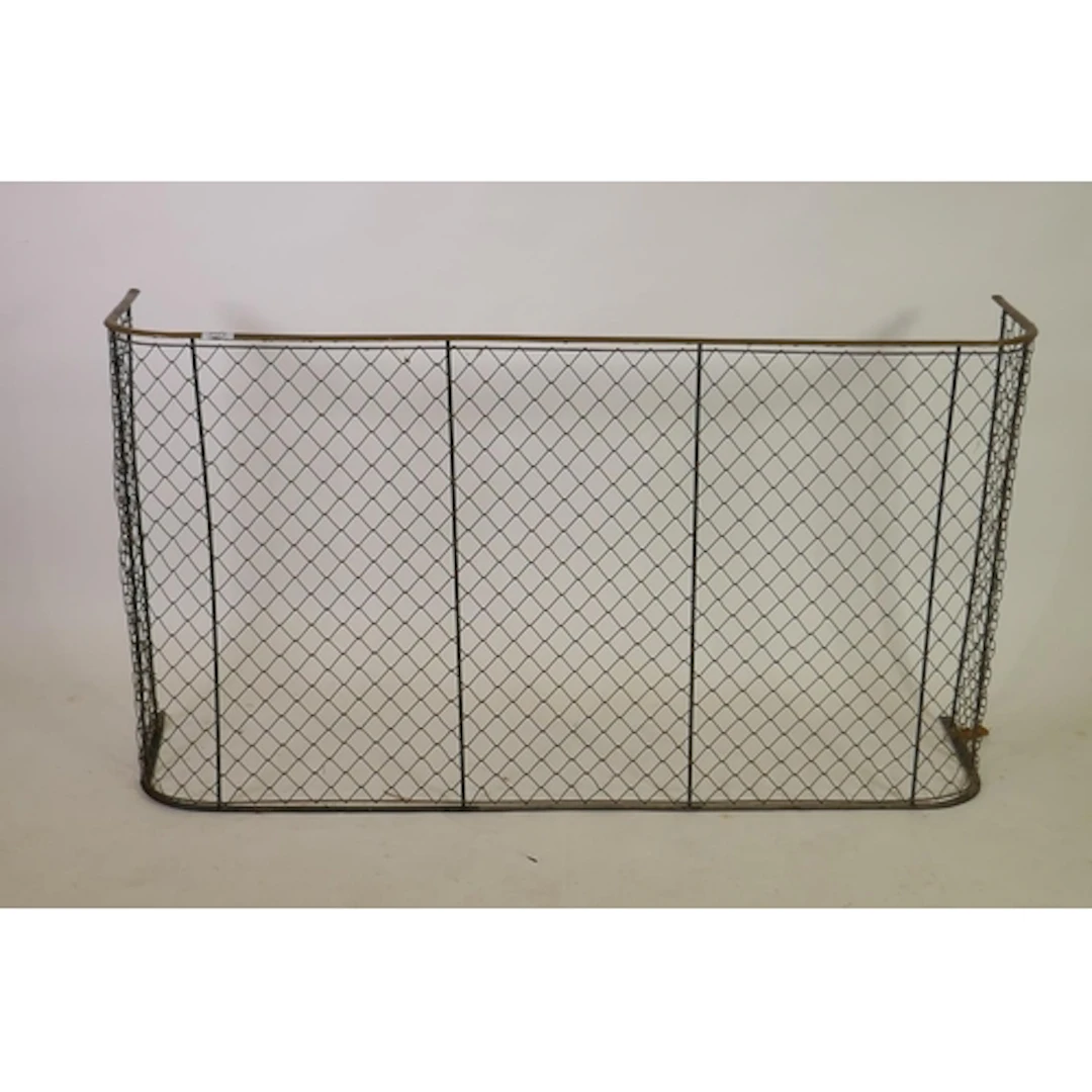 Antique brass and steel fire guard, 125 x 69cm