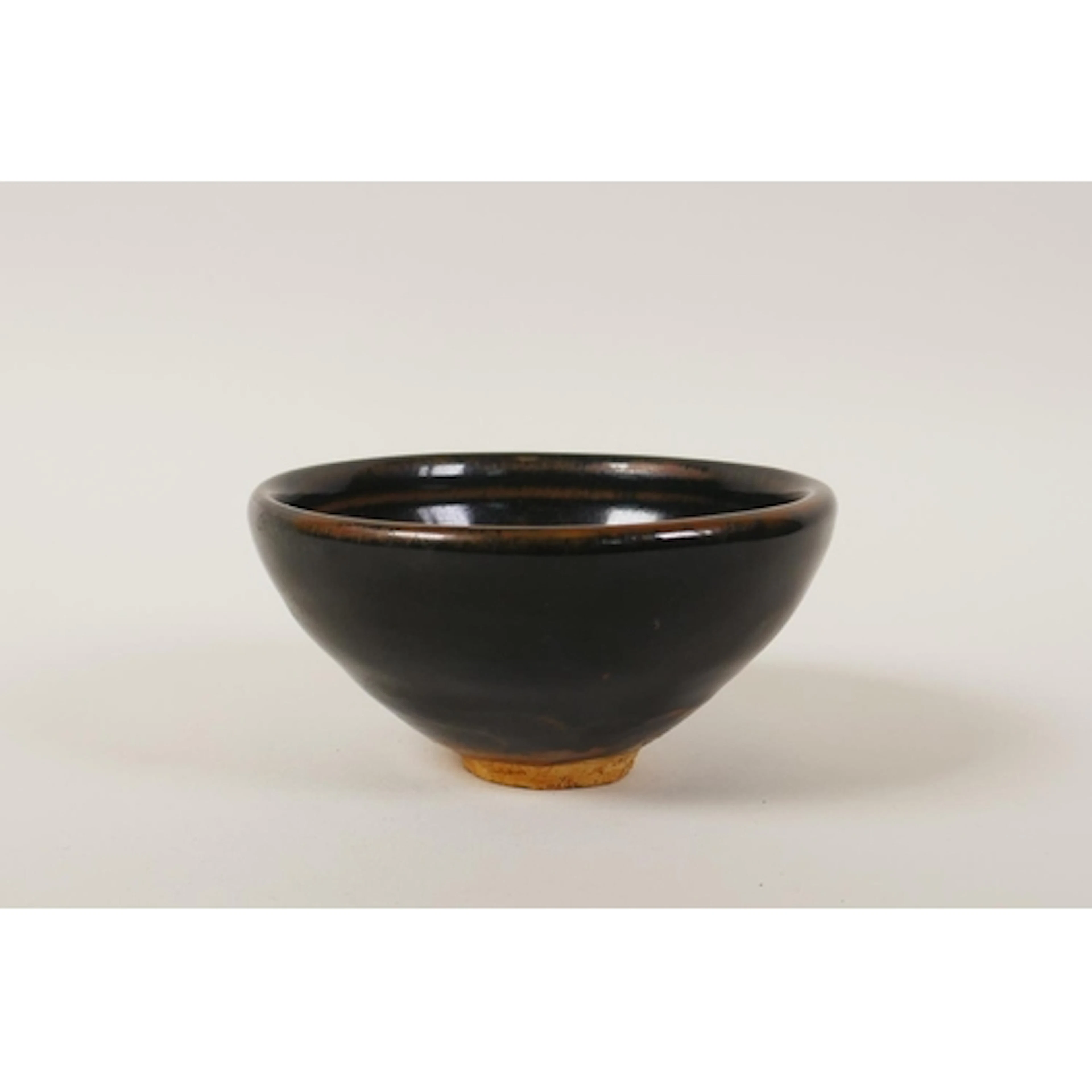 A Chinese cizhou kiln rice bowl with leaf skeleton design, 1...