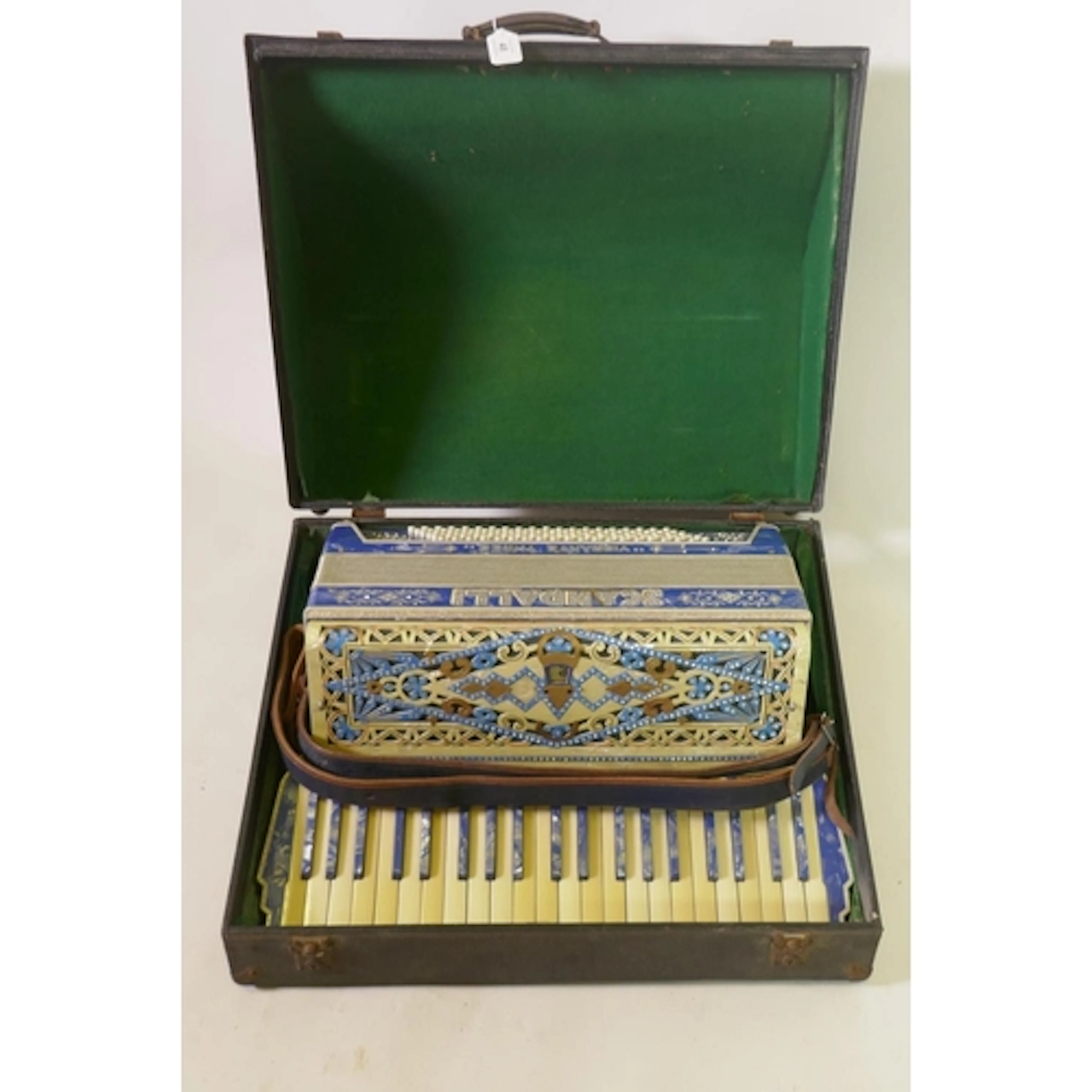 An Italian 'Scandalli' vibrante III 120-bass piano accordion...