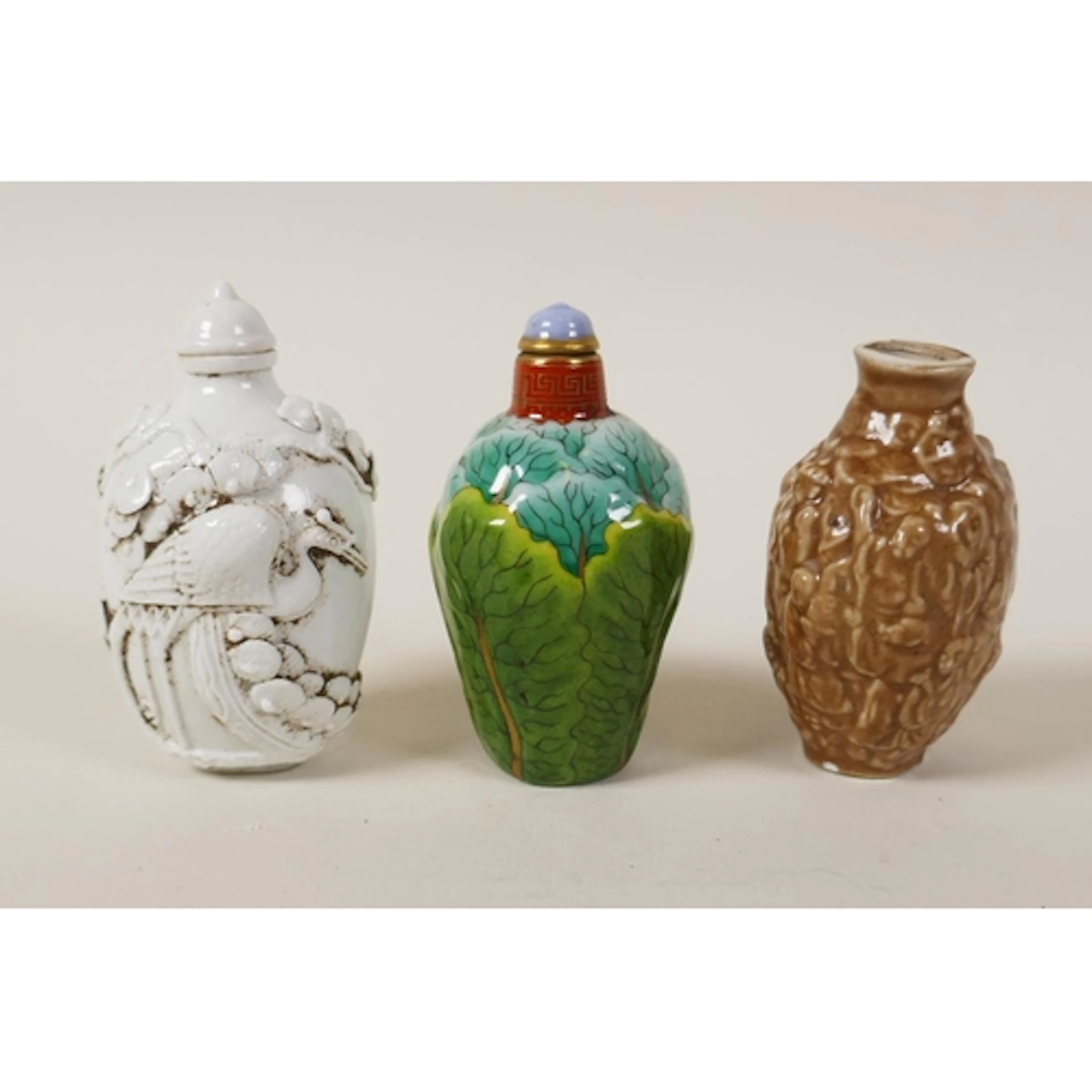A Chinese famille verte porcelain snuff bottle in the form o...