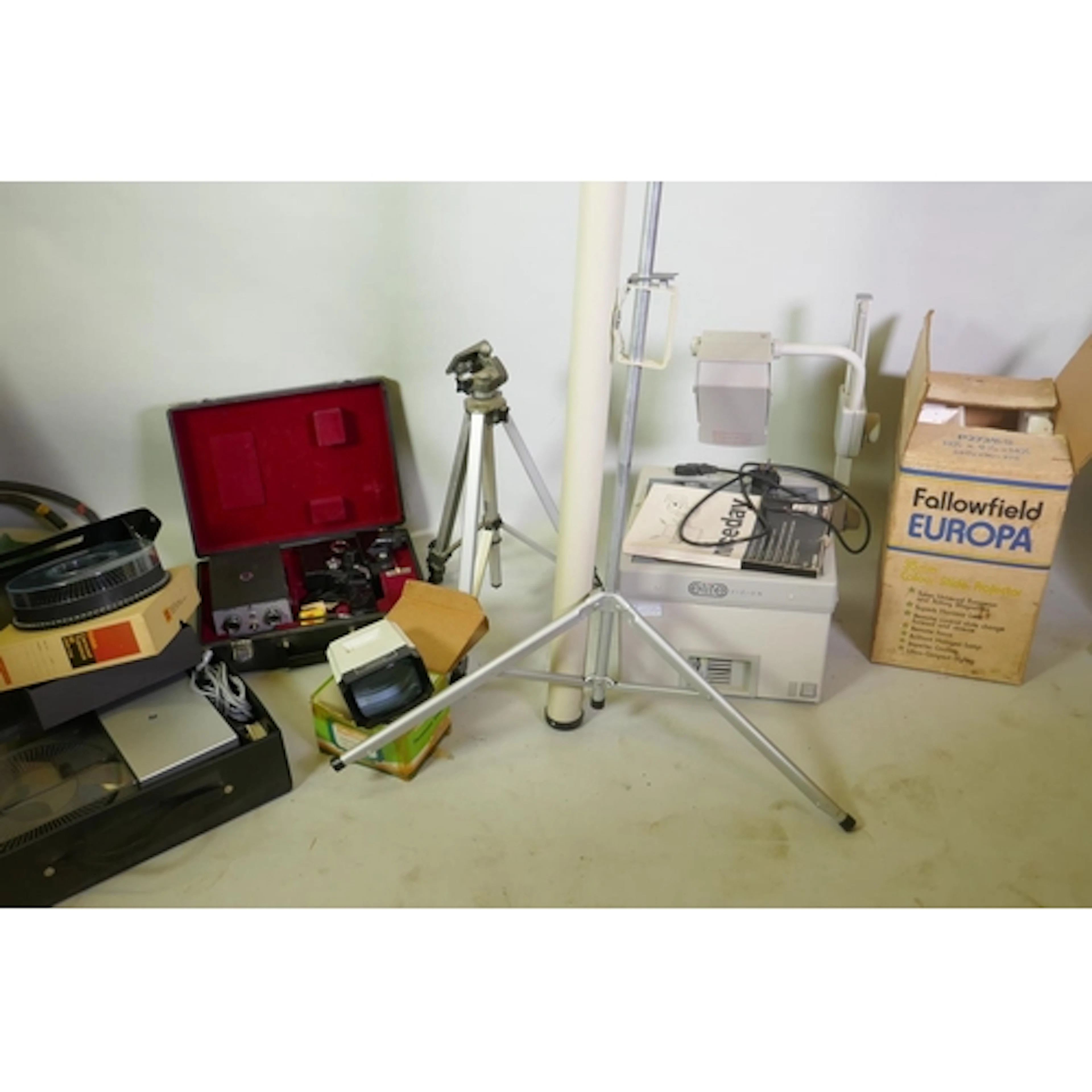 Vintage projectors, Rollei, Fallowfield Europa colour slide ...