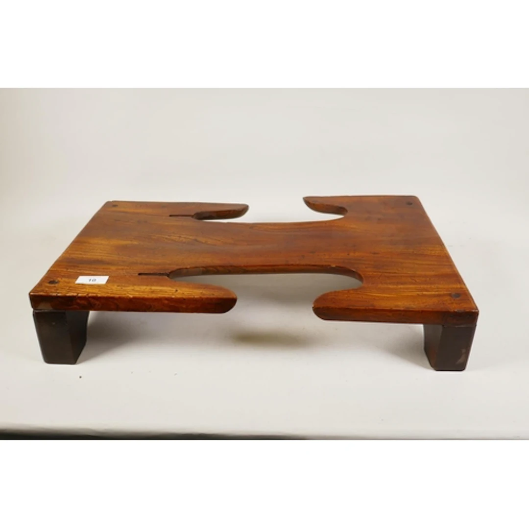 Antique elm boot jack, C18th/C19th, 56 x 33 x 10cm