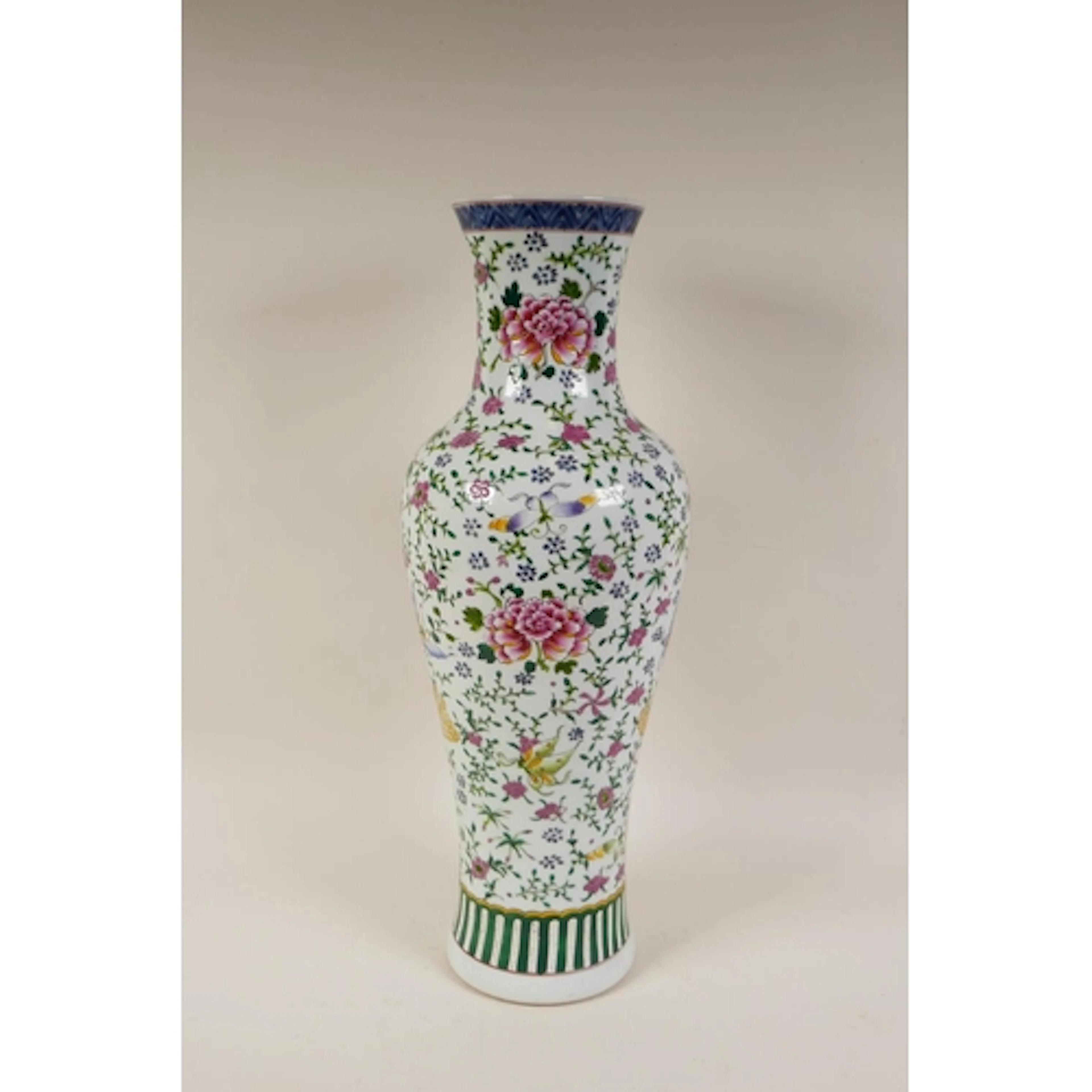 A Chinese KangXi style famille verte porcelain vase with ena...