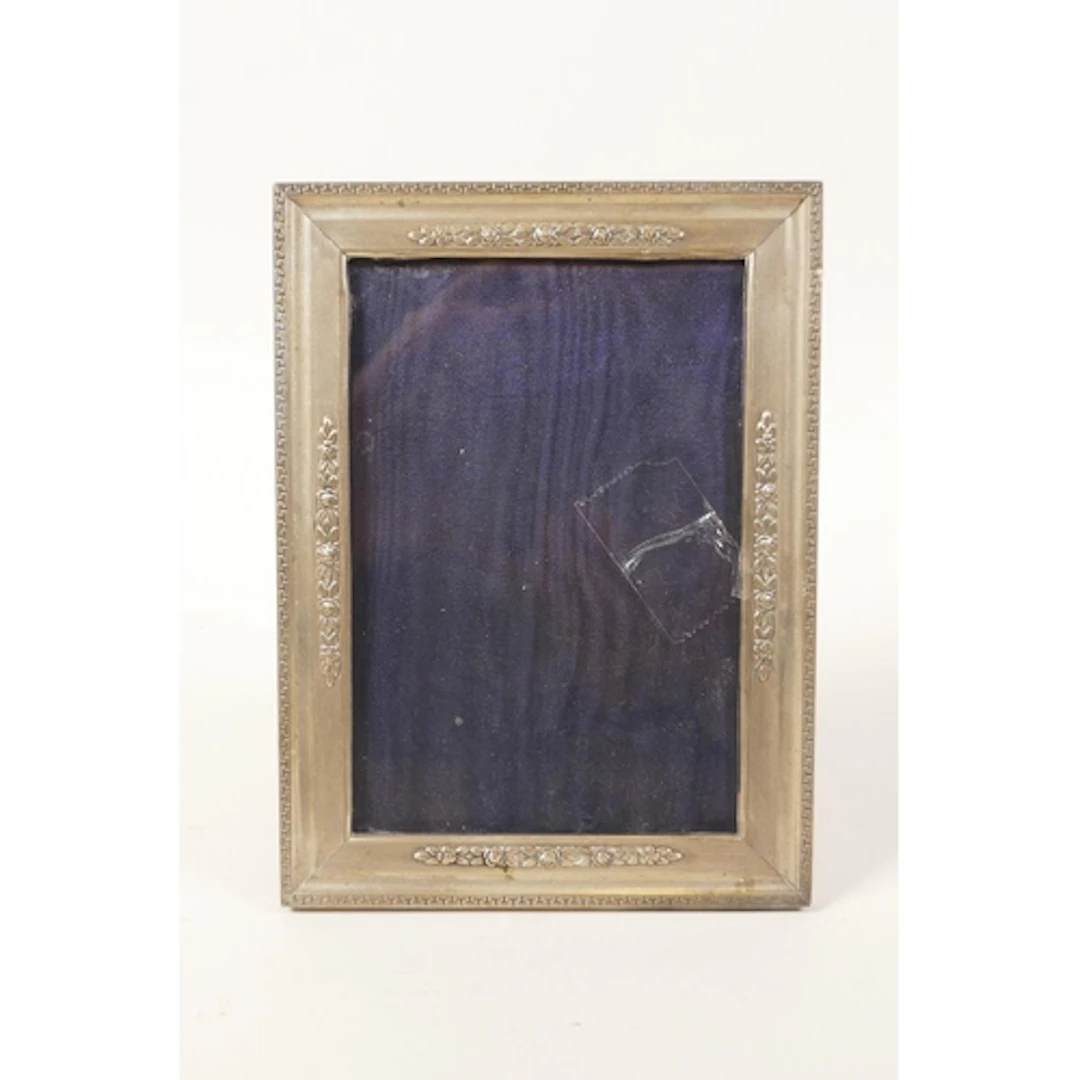 A continental 800 silver photo frame, rebate 9 x 13cm