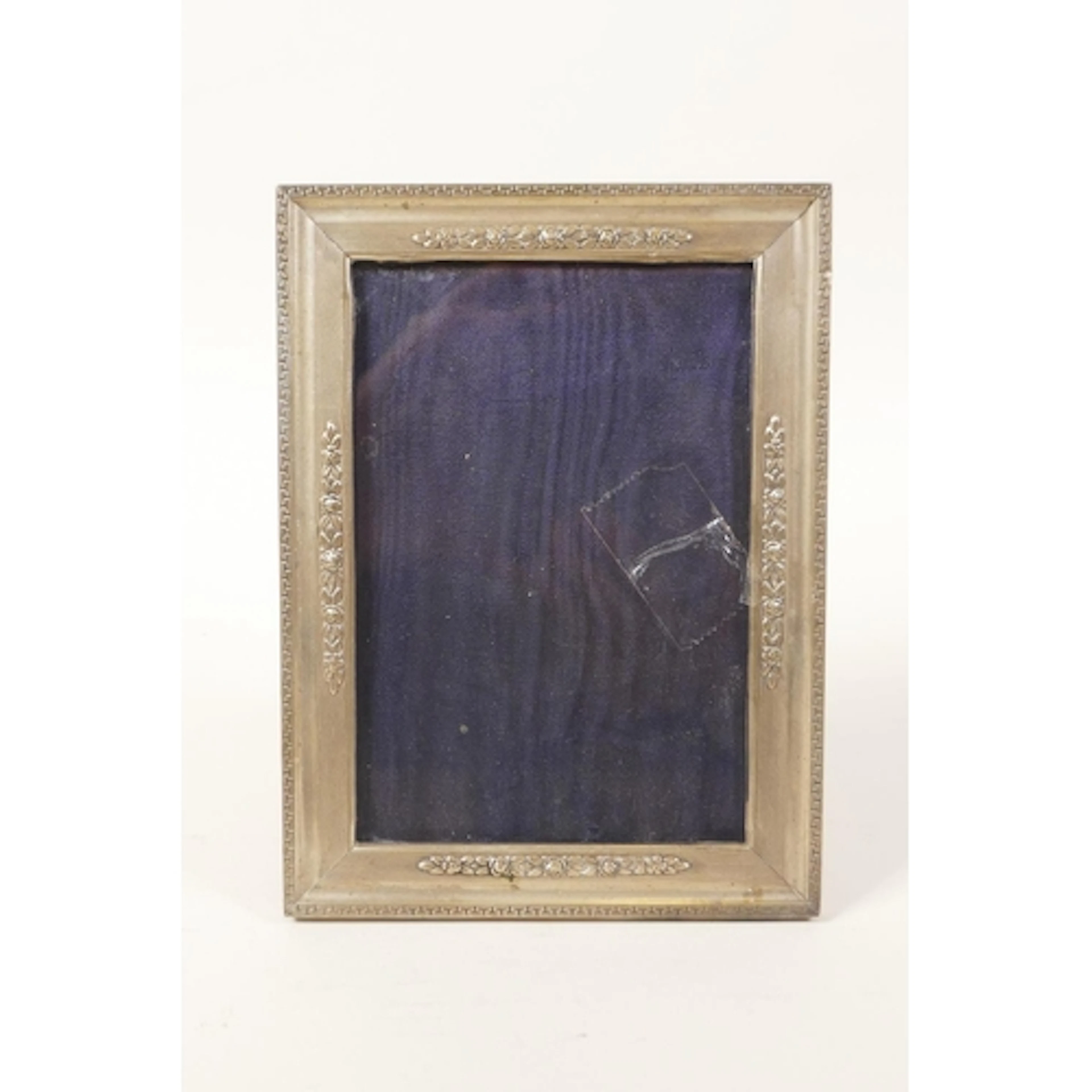A continental 800 silver photo frame, rebate 9 x 13cm