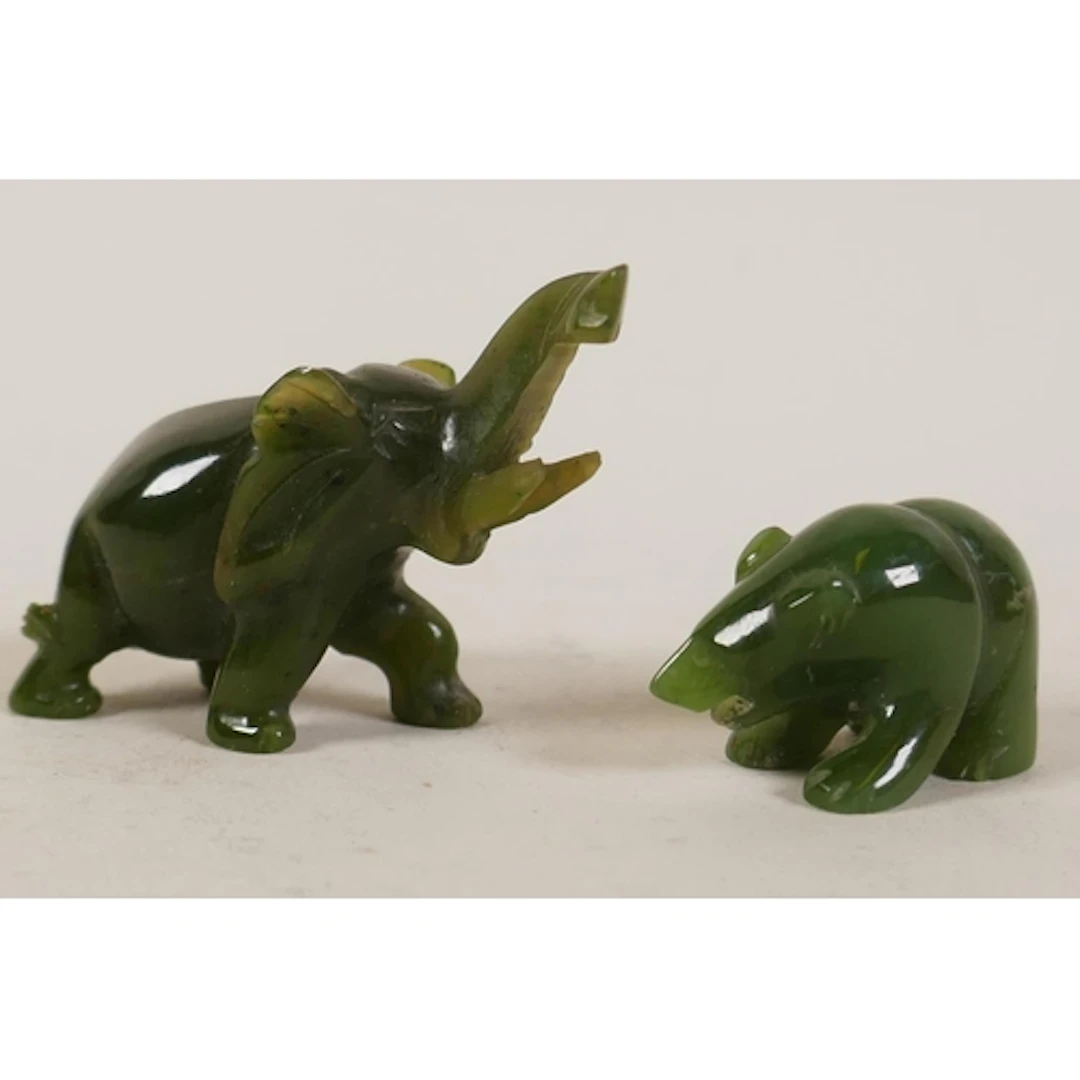 Chinese miniature carved jade figure of an elephant, 5cm lon...