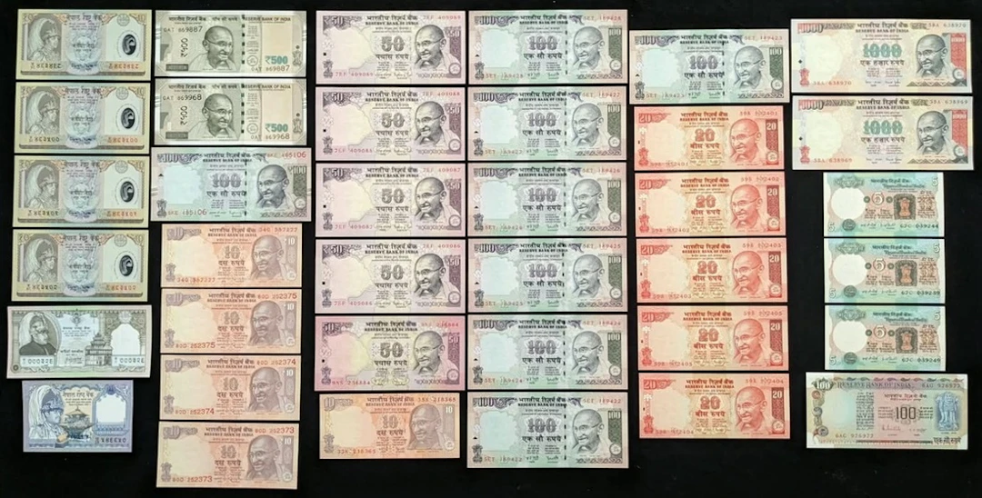South Asia Banknotes, a group of 38x, including