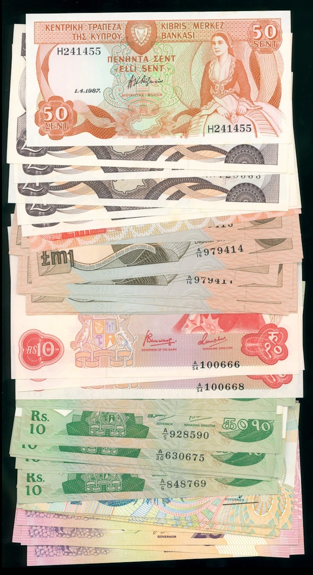 World Banknotes, a group of 53x, including