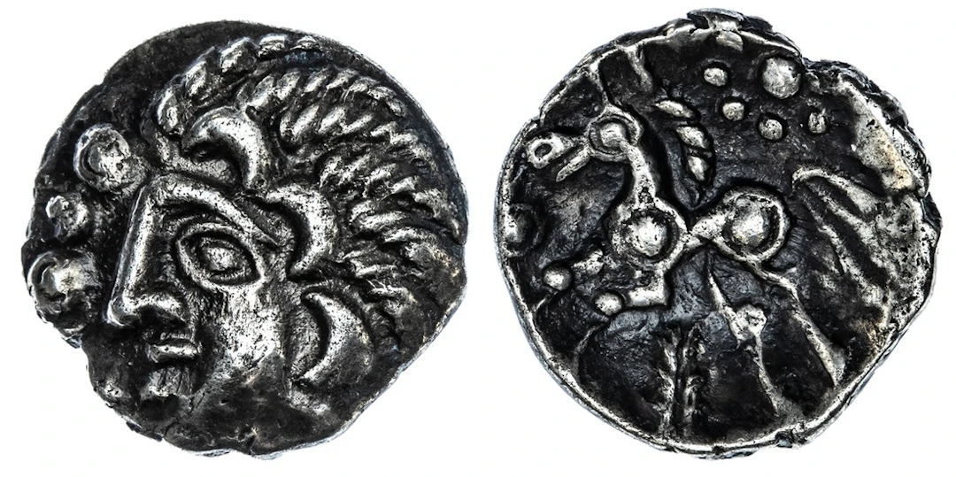 Catuvellauni (60-20 BC), AR Unit, 'Amersham Moon Man' Type, bust facing