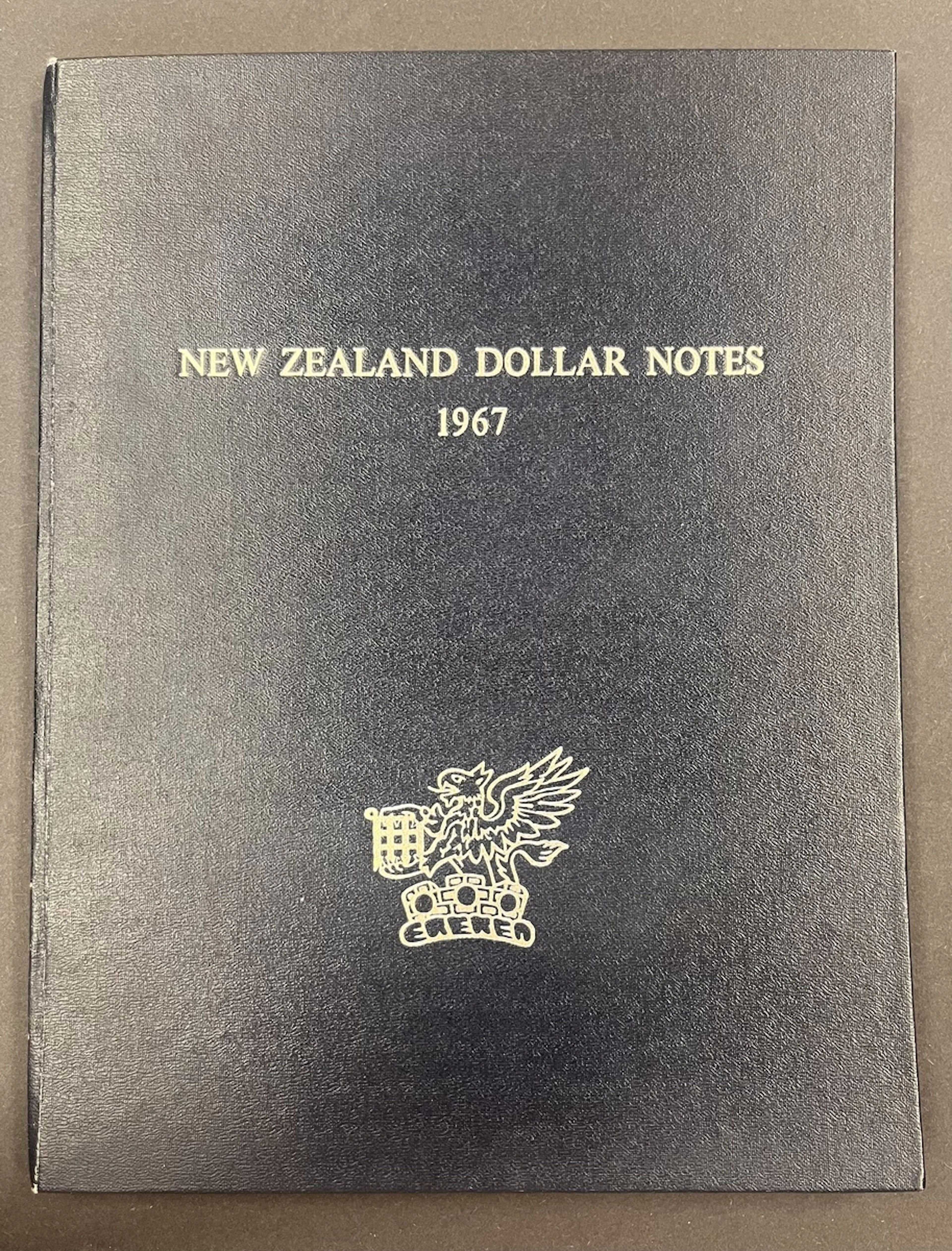 Reserve Bank of New Zealand, [12 notes] specimen presentation book