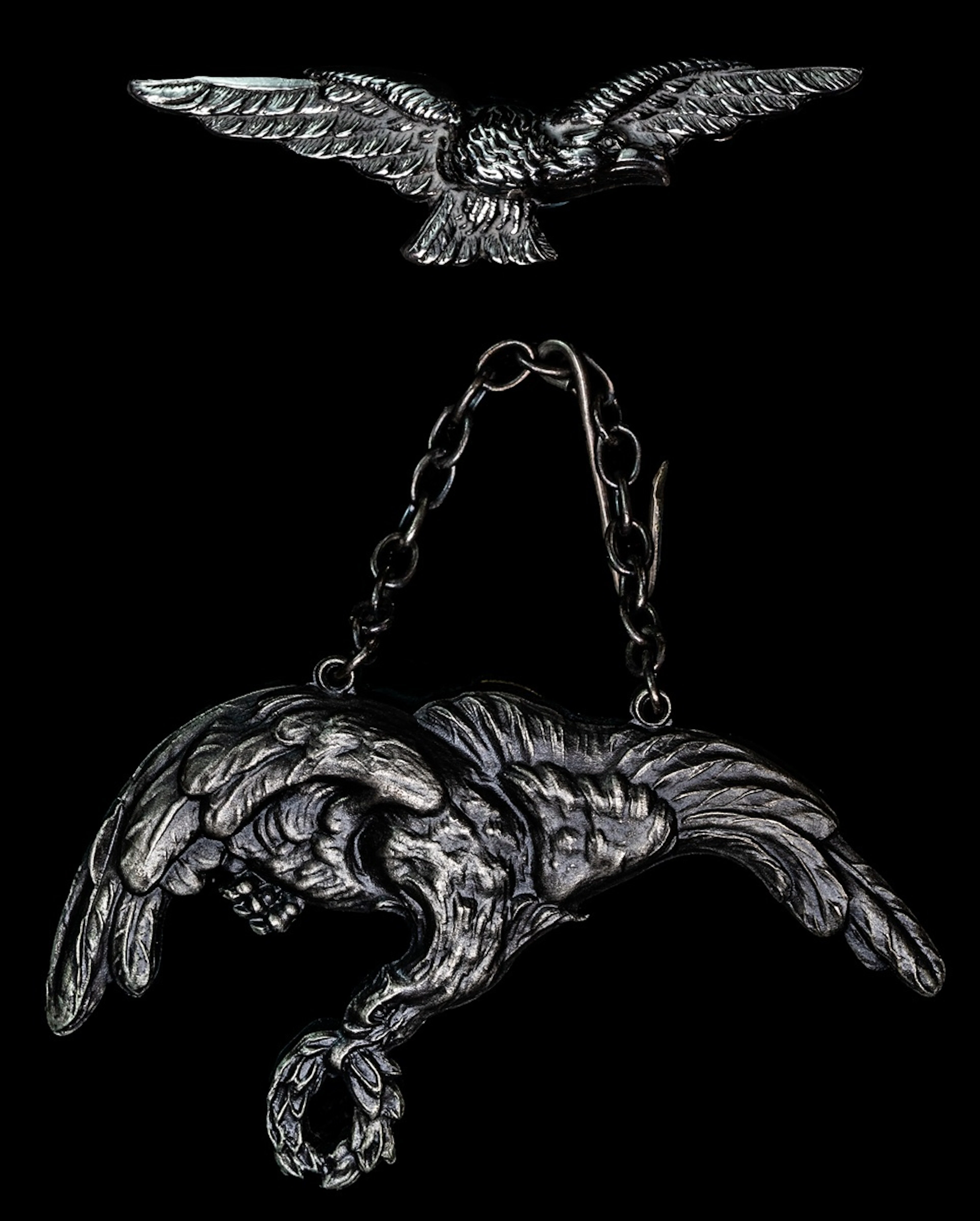 Poland, Pilot's Badge in white metal, with suspension chain and hook