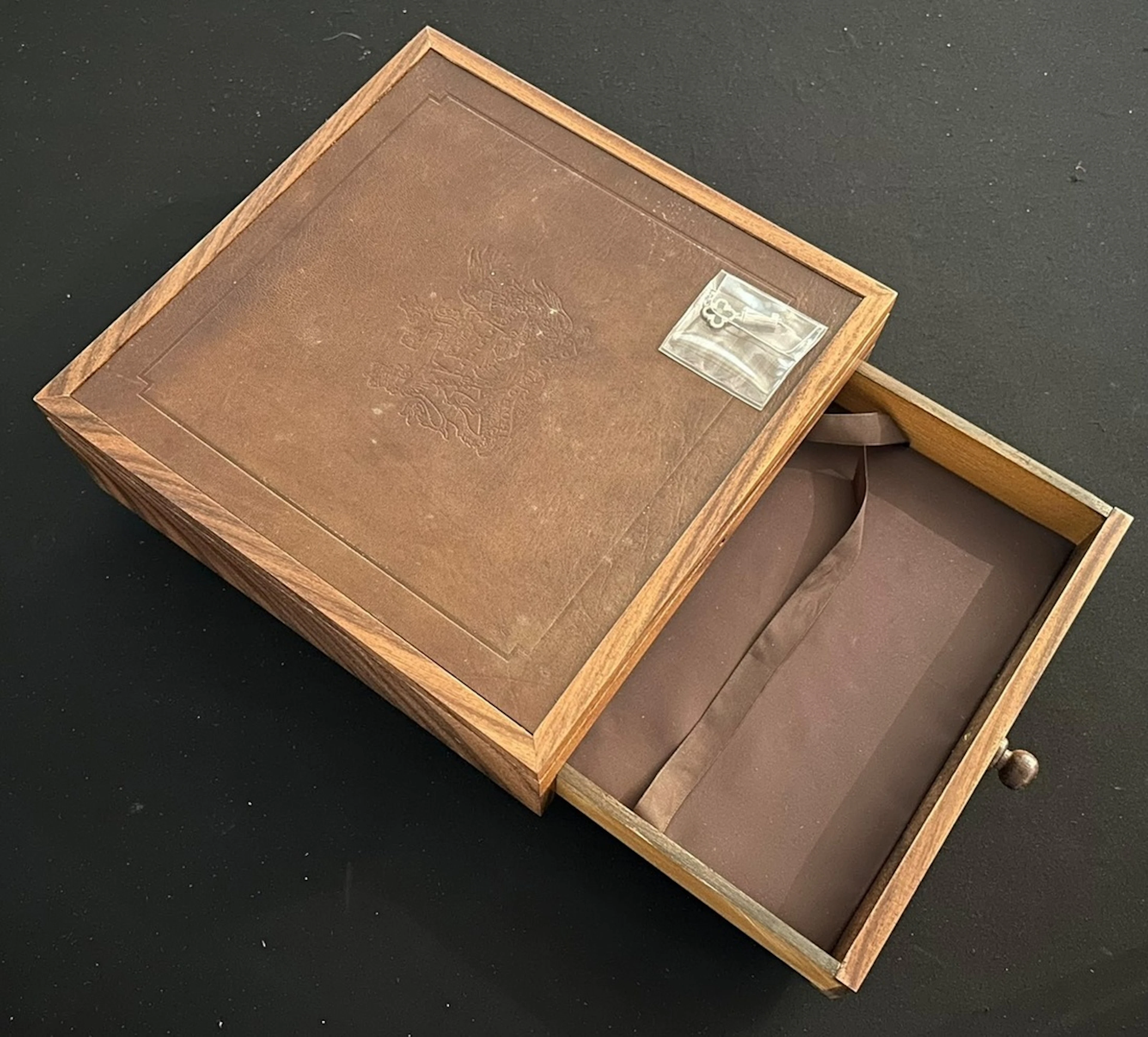 Hong Kong, commemorative presentation display box for the zodiac and