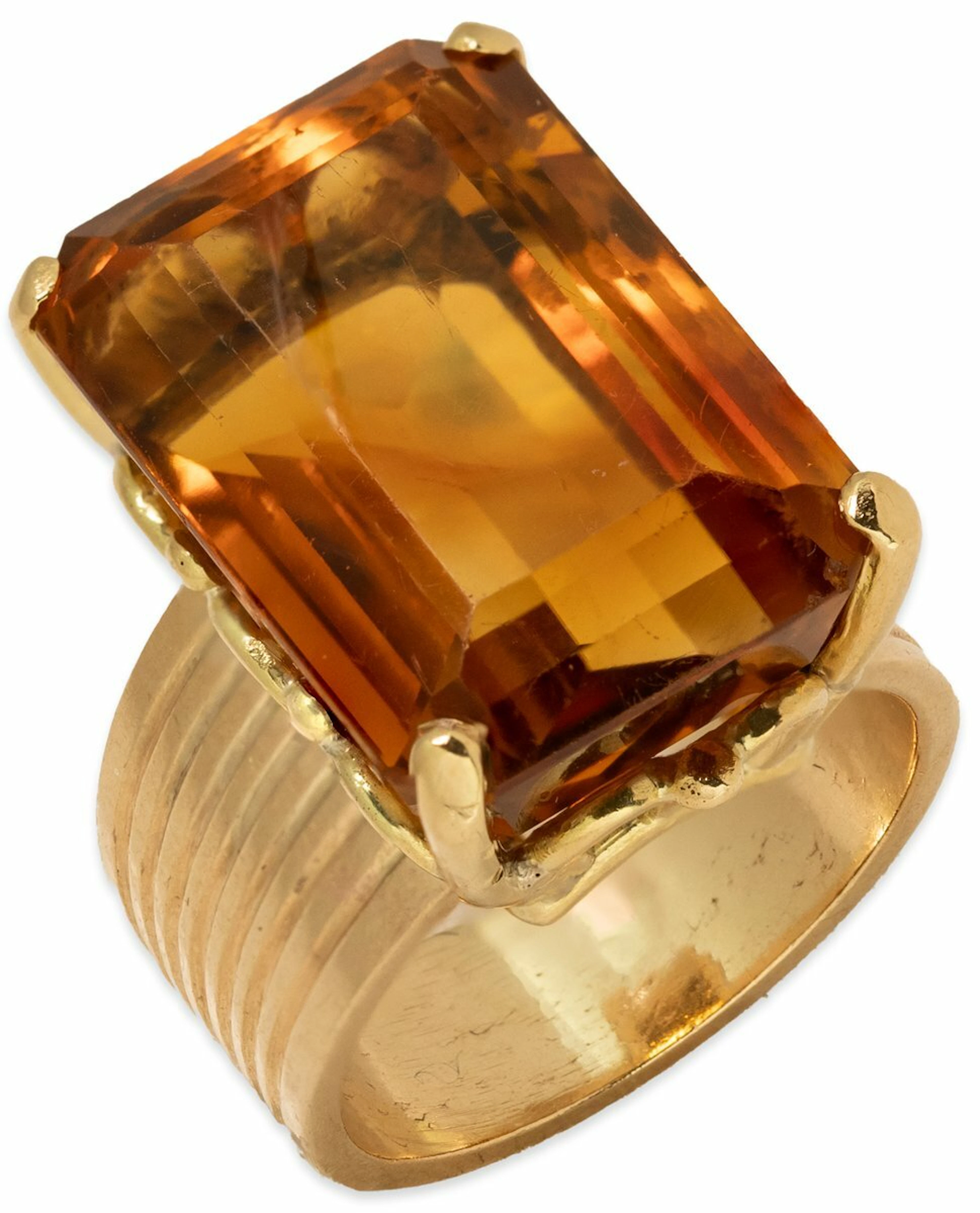 A CITRINE COCKTAIL RING