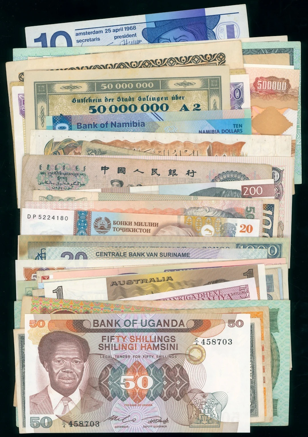 World Banknotes, a group of 50x, including Netherlands, Romania, Vietnam